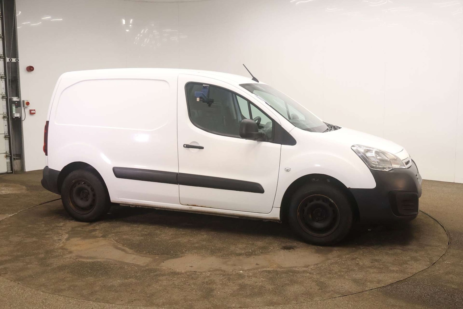 Used Citroen Berlingo 2017 for sale - 77523325: Photo 2