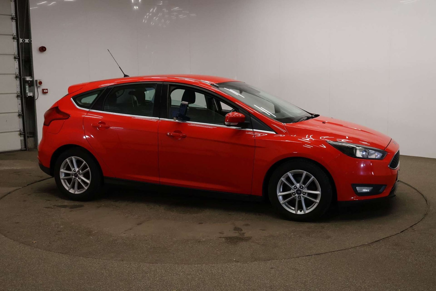 Used Ford Focus 2016 for sale - 77151216: Photo 1