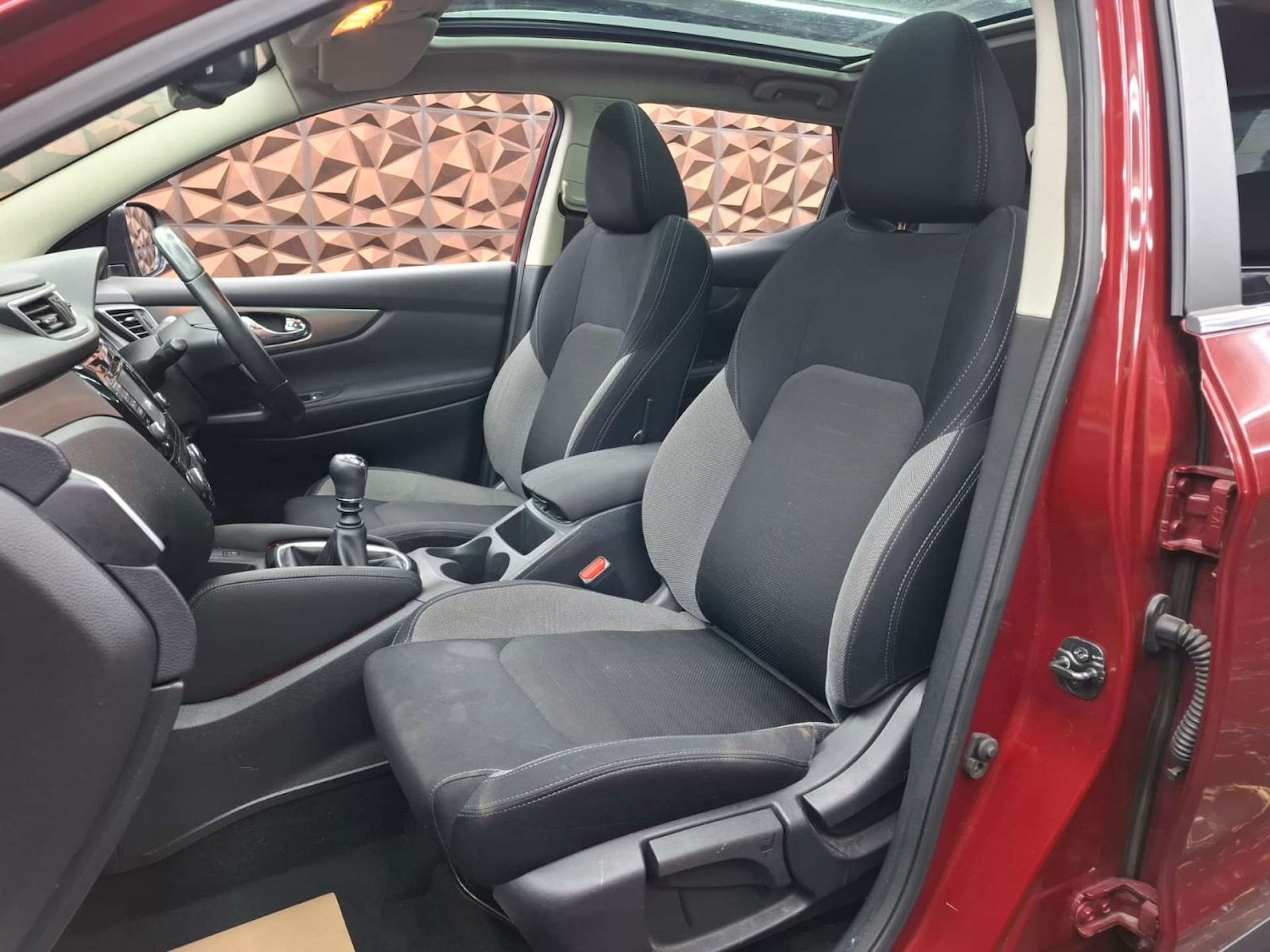 Used Nissan Qashqai 2017 for sale - 76921484: Photo 18