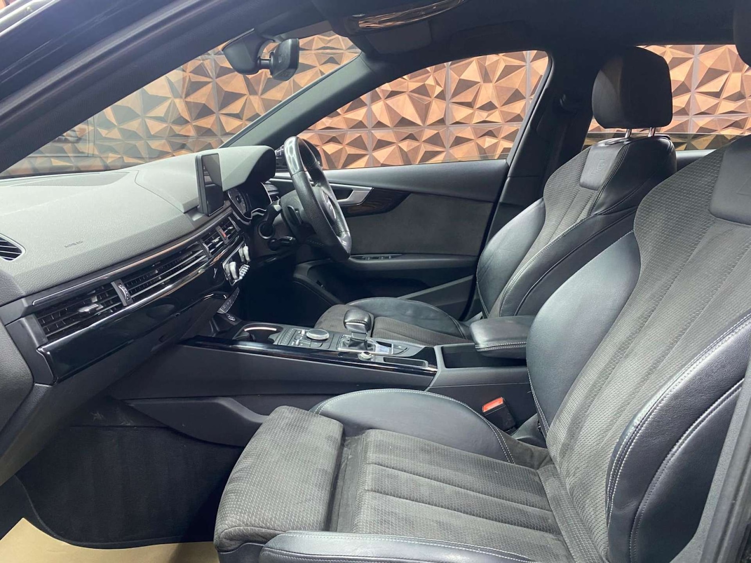 Used Audi A4 2017 for sale - 77640565: Photo 12