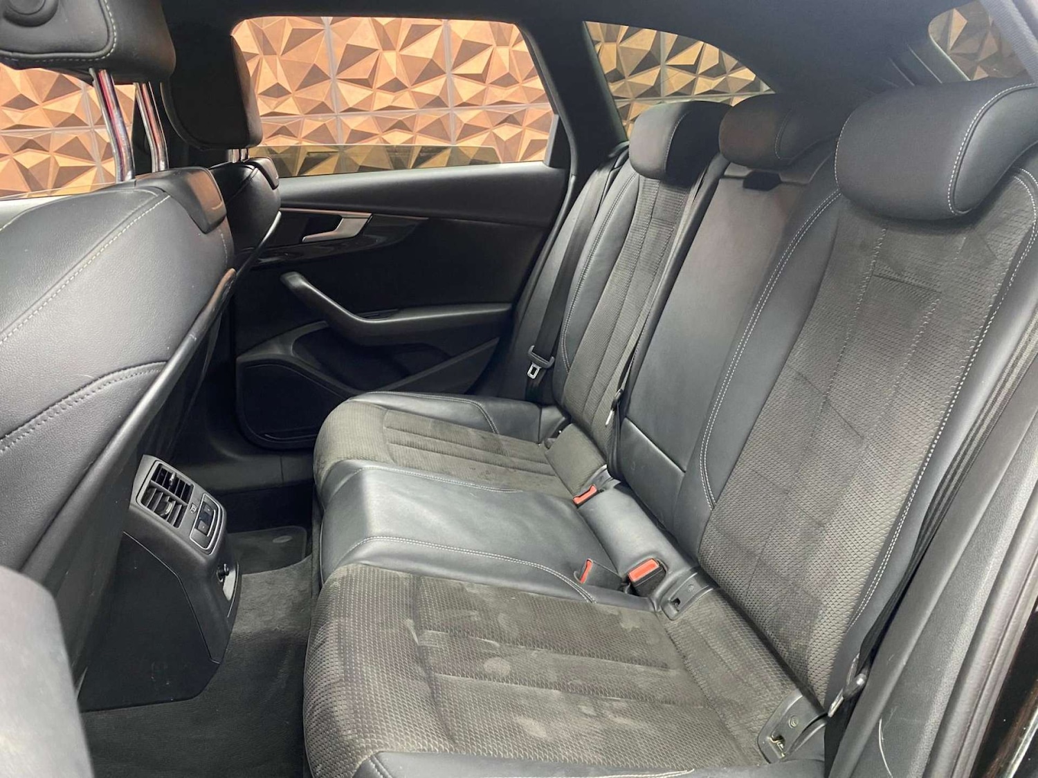 Used Audi A4 2017 for sale - 77640565: Photo 15