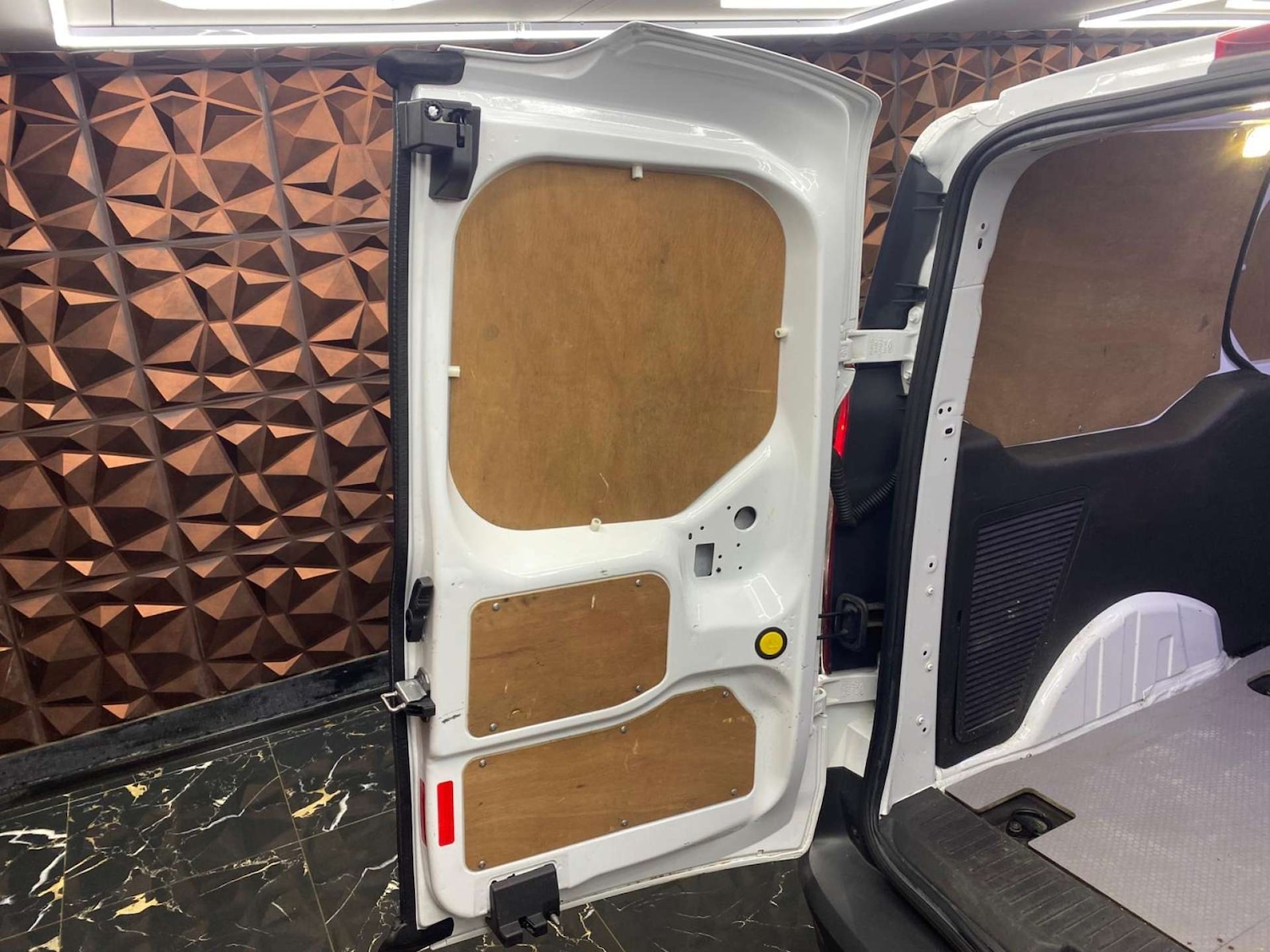 Used Ford Transit Connect 2018 for sale - 77564294: Photo 16