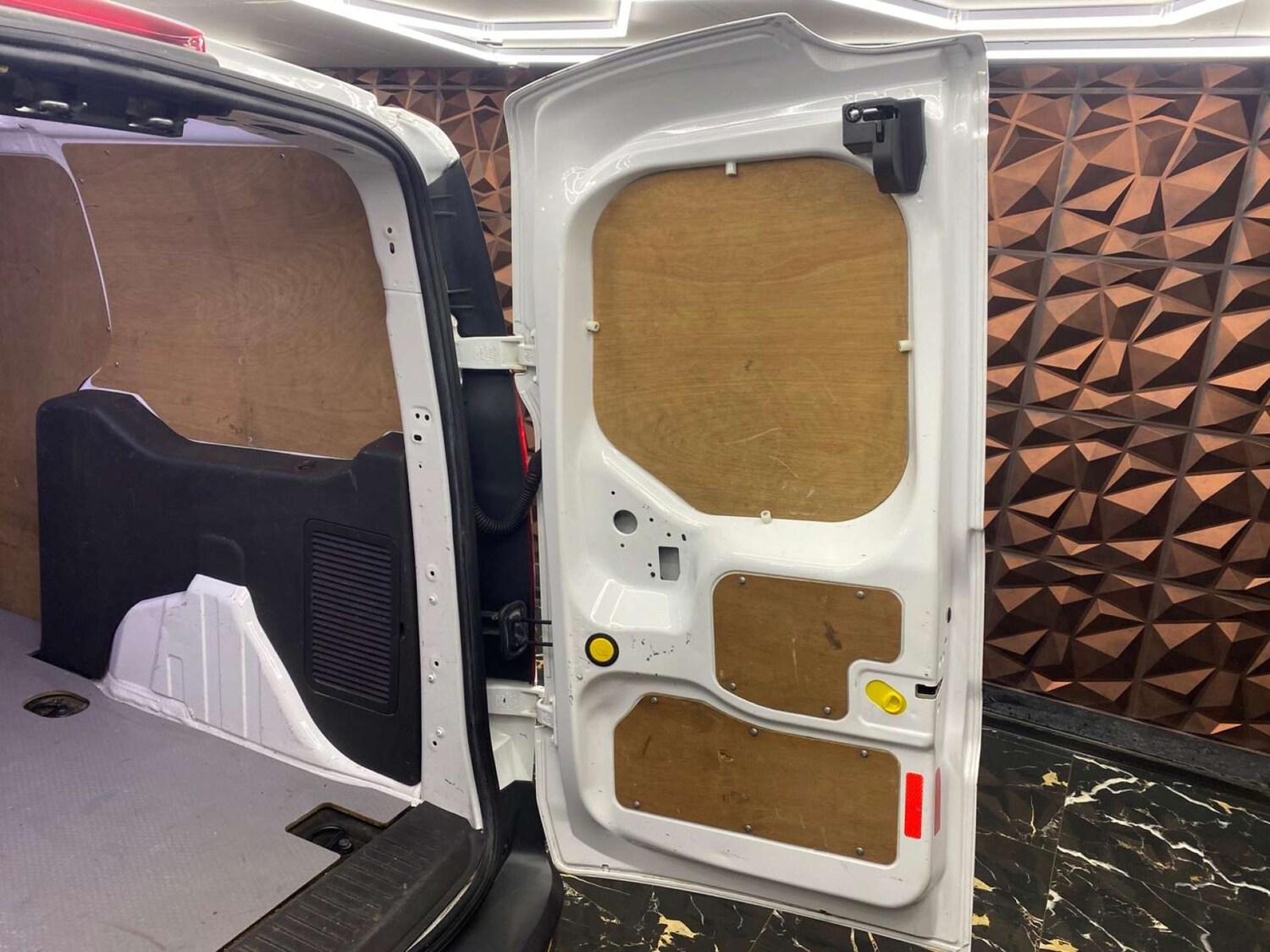 Used Ford Transit Connect 2018 for sale - 77564294: Photo 17