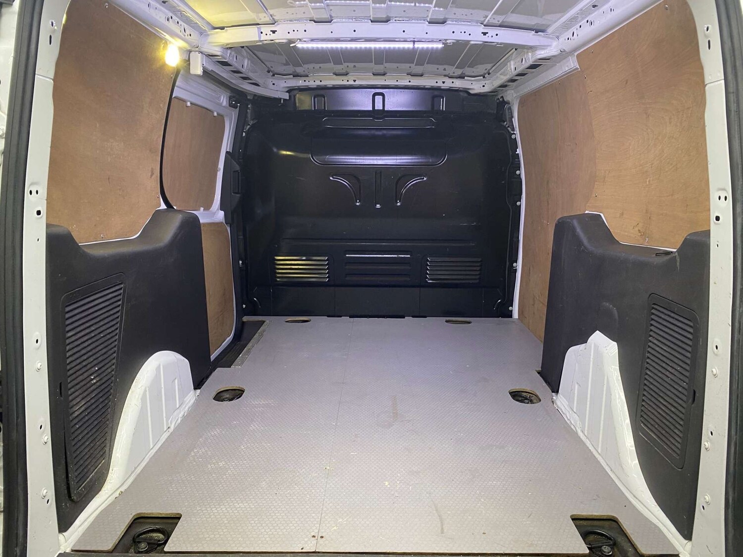 Used Ford Transit Connect 2018 for sale - 77564294: Photo 18