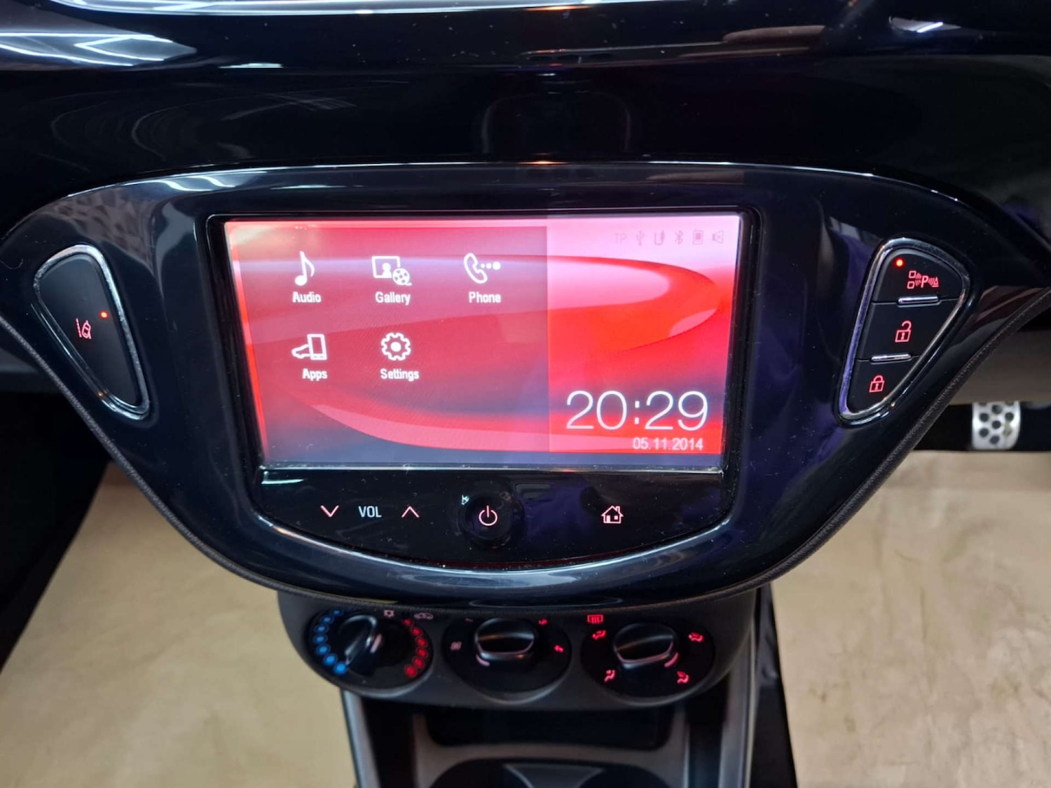 Used Vauxhall Corsa 2015 for sale - 77151259: Photo 33