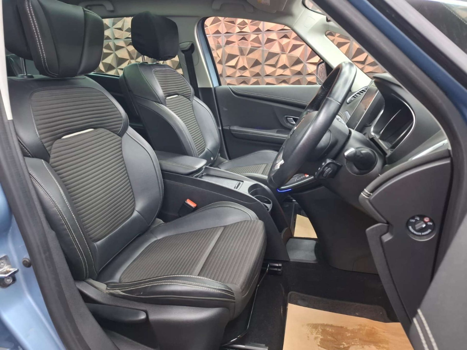 Used Renault Scenic 2017 for sale - 76921339: Photo 17