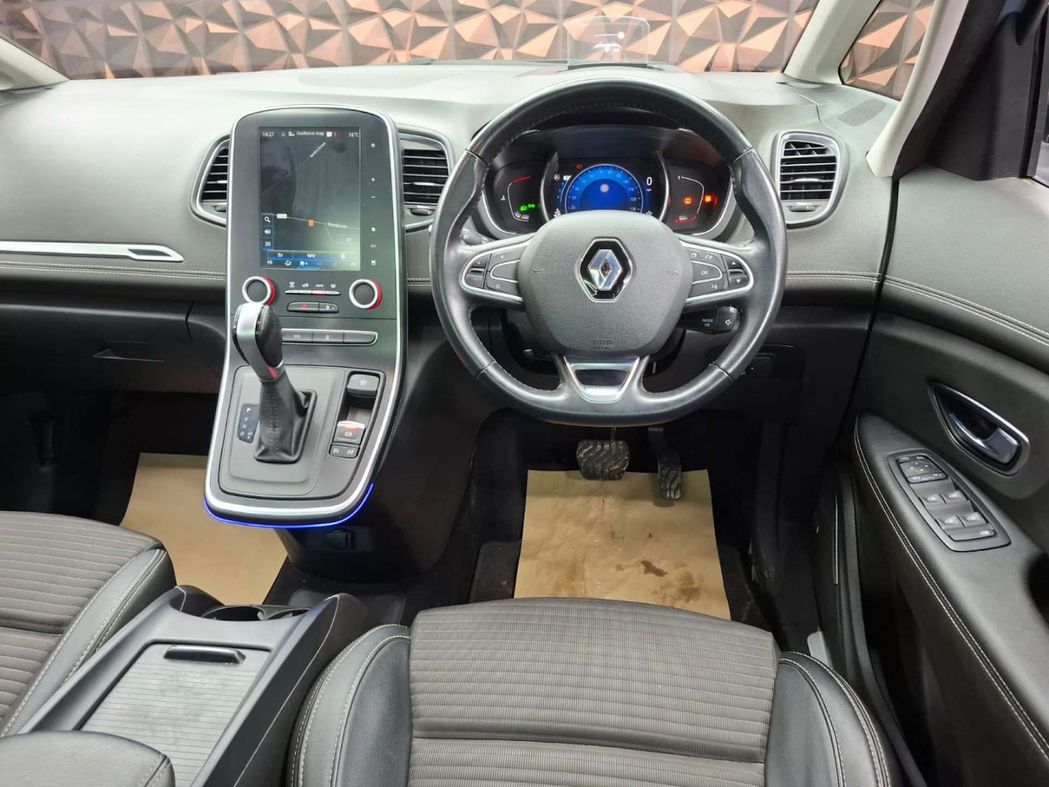 Used Renault Scenic 2017 for sale - 76921339: Photo 24