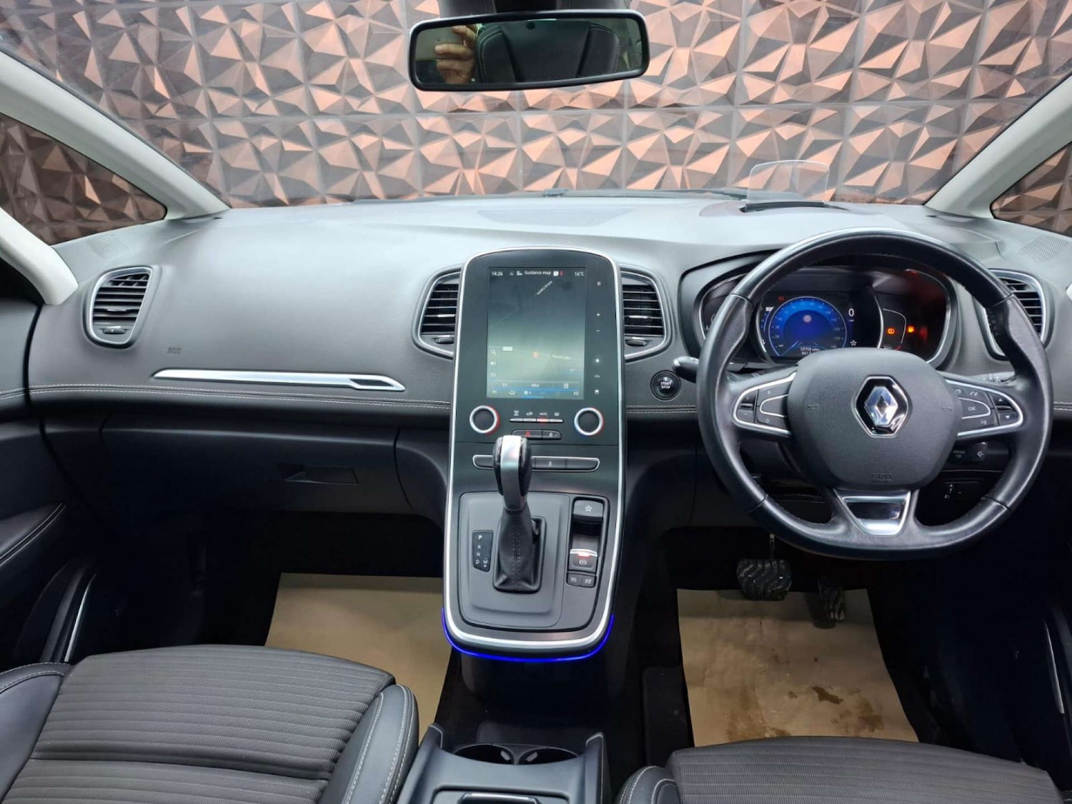 Used Renault Scenic 2017 for sale - 76921339: Photo 29