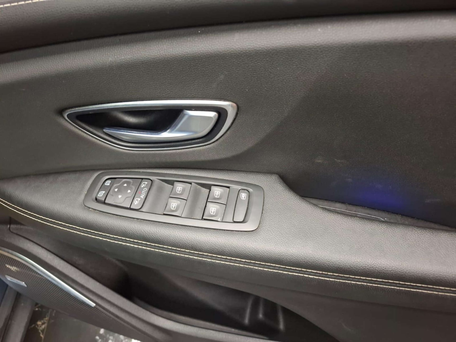 Used Renault Scenic 2017 for sale - 76921339: Photo 41