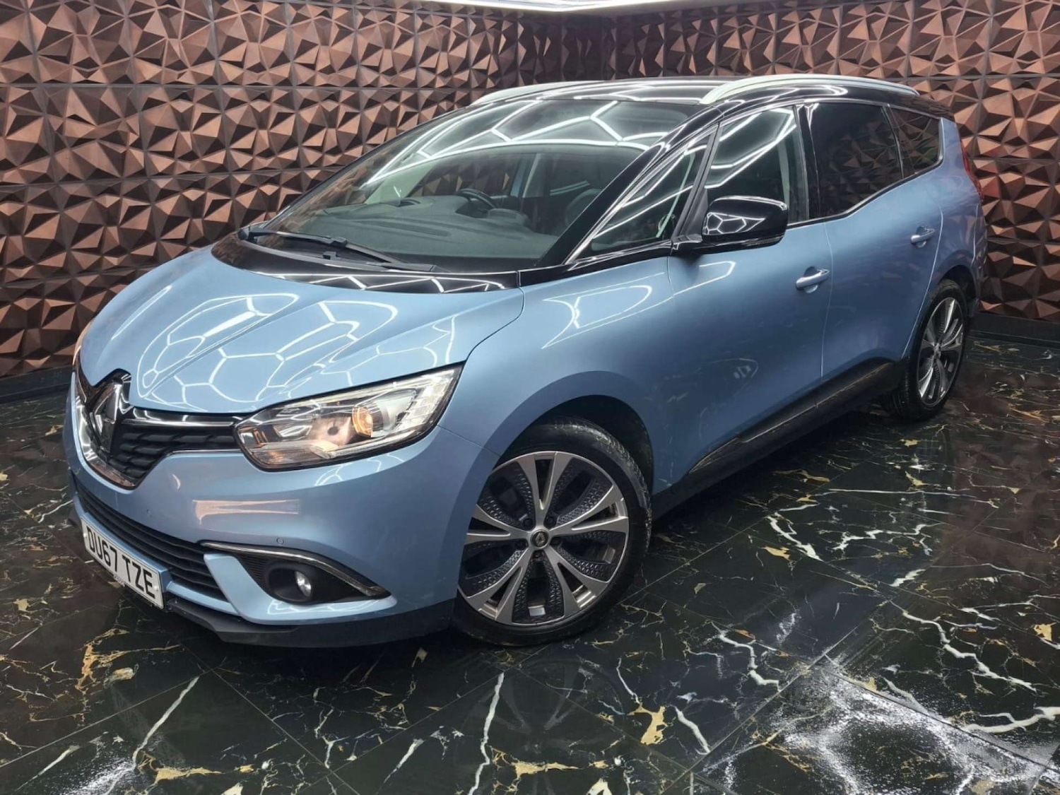 Used Renault Scenic 2017 for sale - 76921339: Photo 9