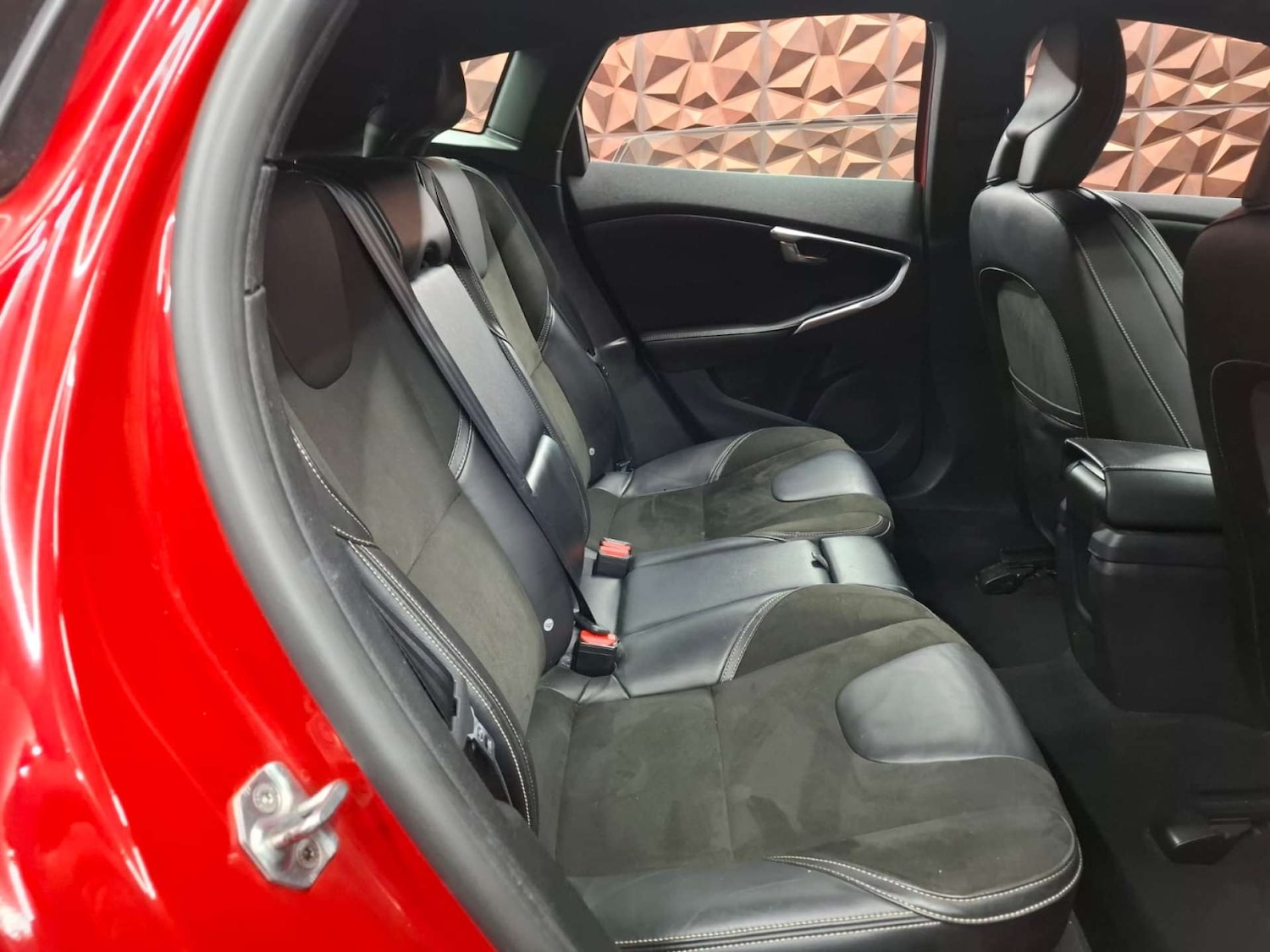 Used Volvo V40 2016 for sale - 76921428: Photo 10