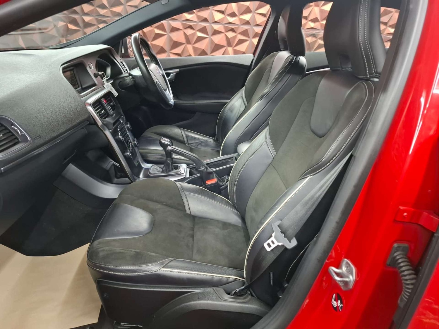 Used Volvo V40 2016 for sale - 76921428: Photo 12