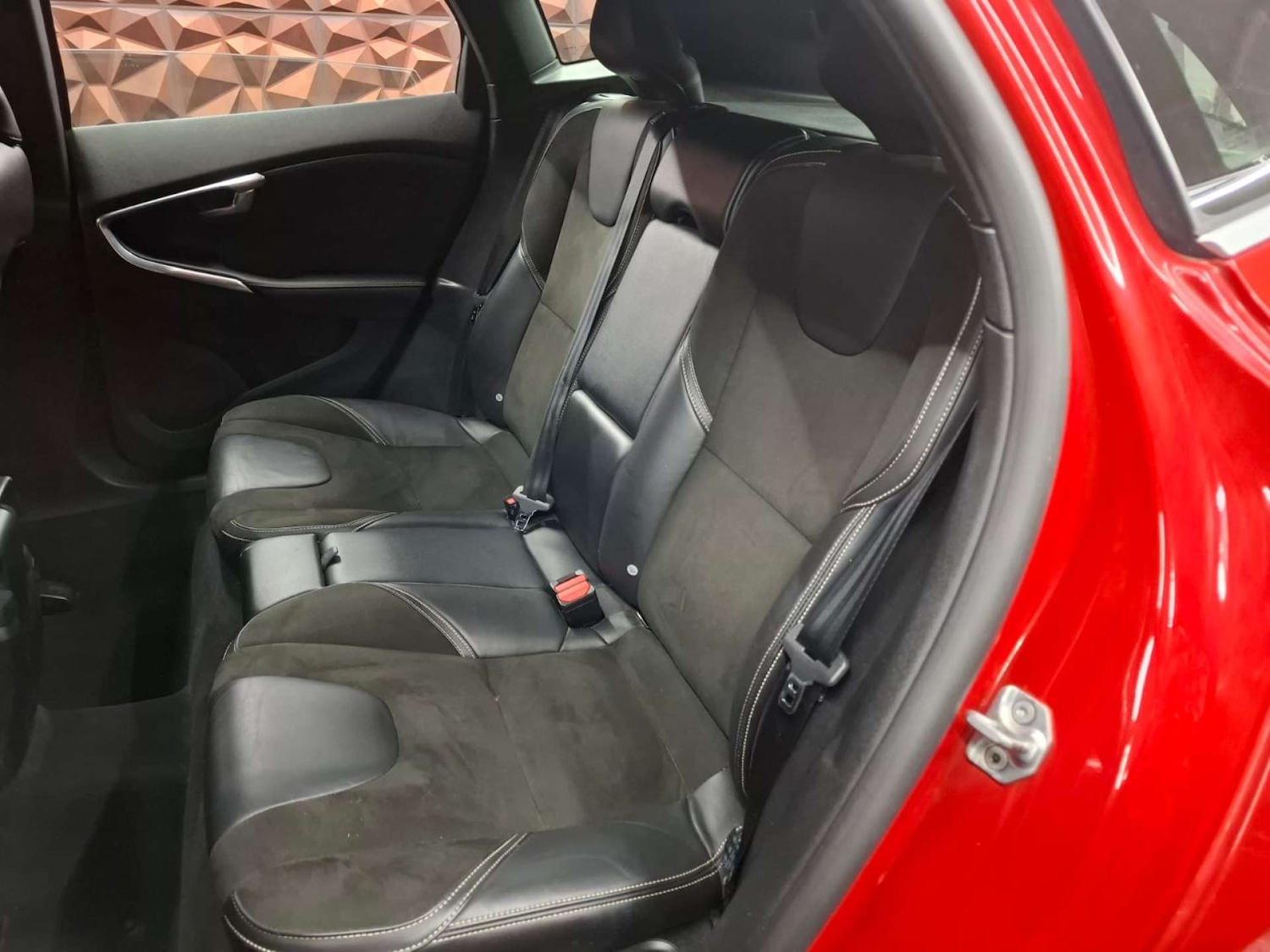 Used Volvo V40 2016 for sale - 76921428: Photo 13