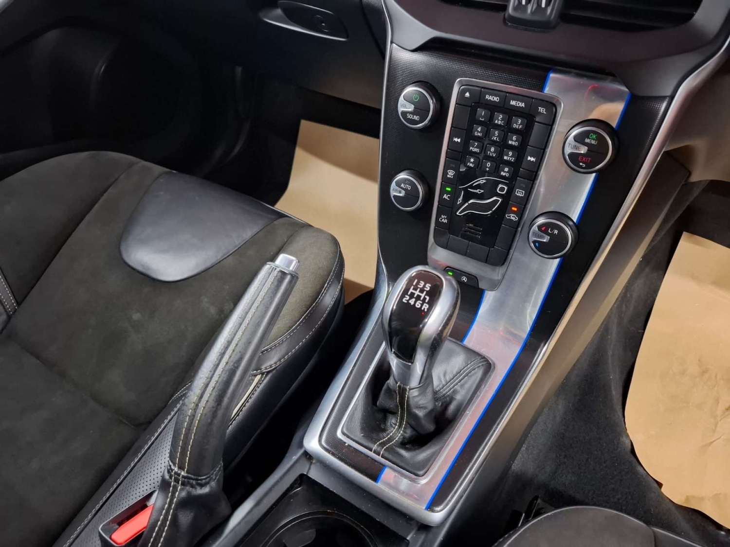 Used Volvo V40 2016 for sale - 76921428: Photo 21