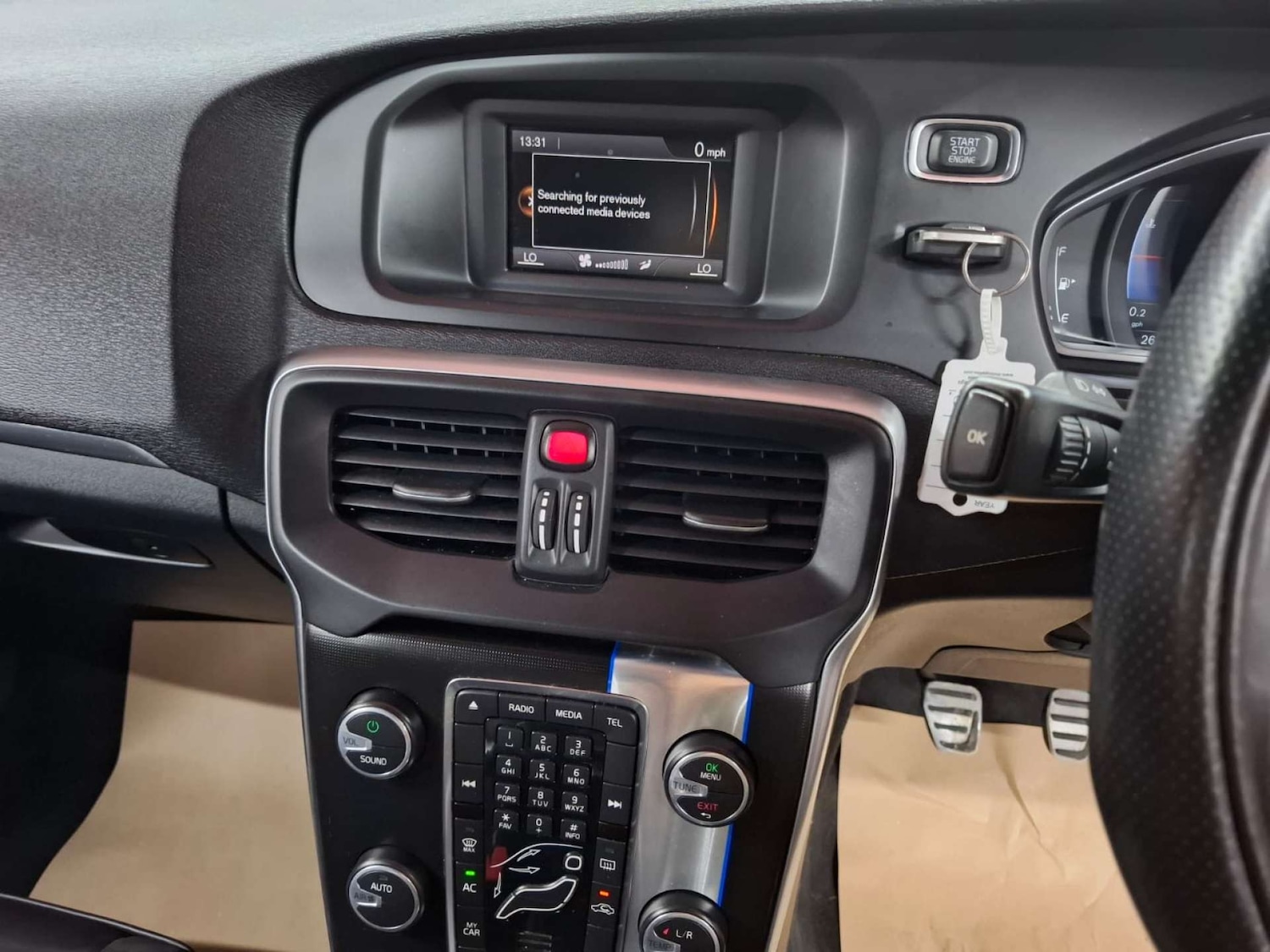 Used Volvo V40 2016 for sale - 76921428: Photo 23