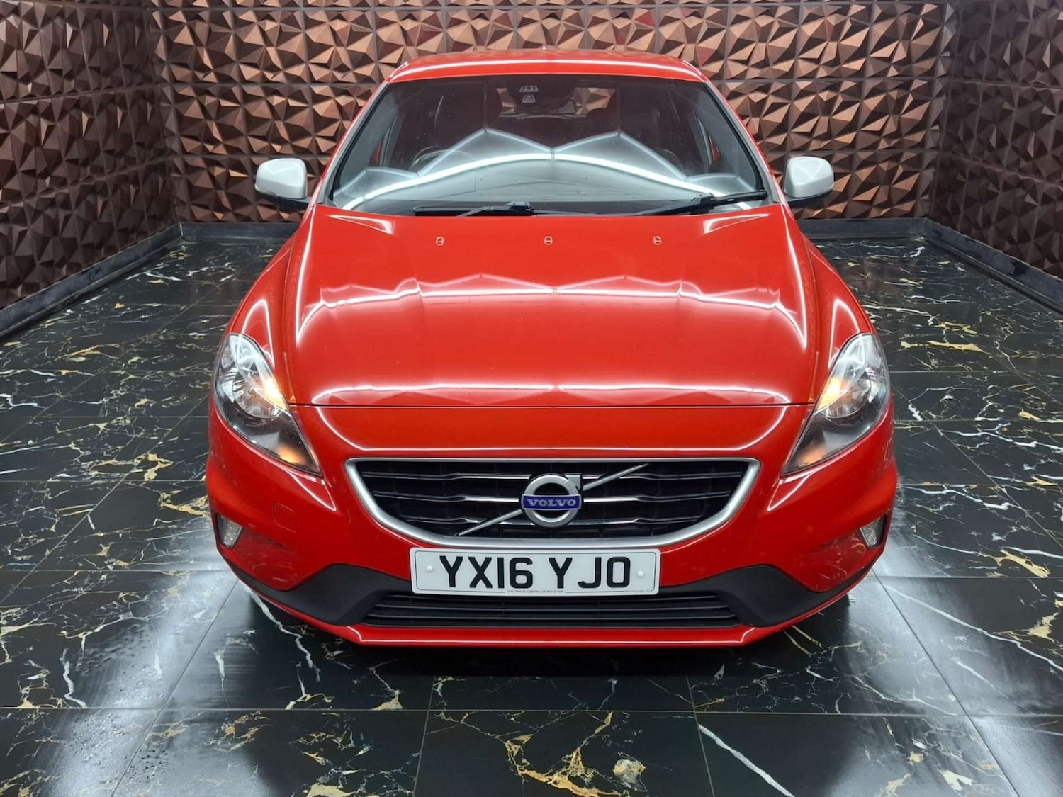 Used Volvo V40 2016 for sale - 76921428: Photo 3
