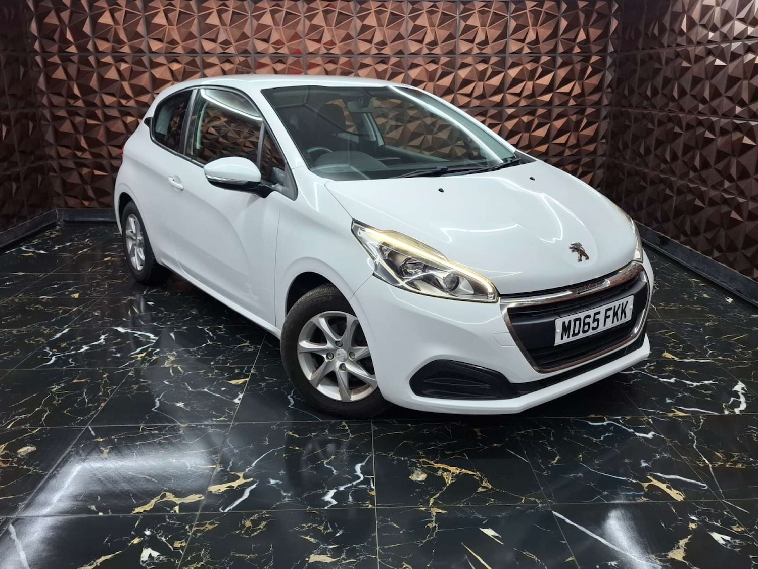 Used Peugeot 208 2015 for sale - 76921320: Photo 1