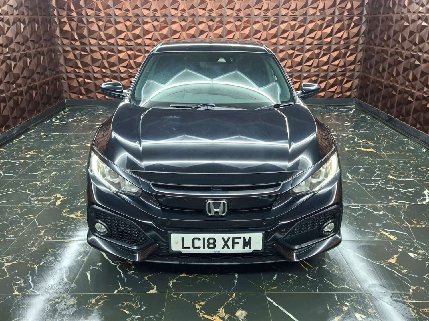 Used Honda Civic 2018 for sale - 76921490: Photo 10