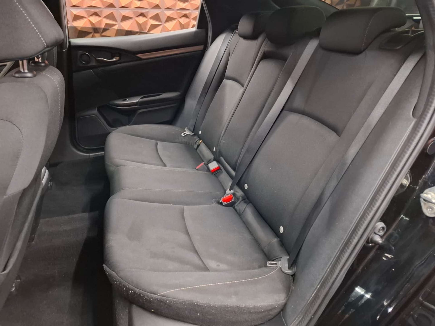 Used Honda Civic 2018 for sale - 76921490: Photo 18