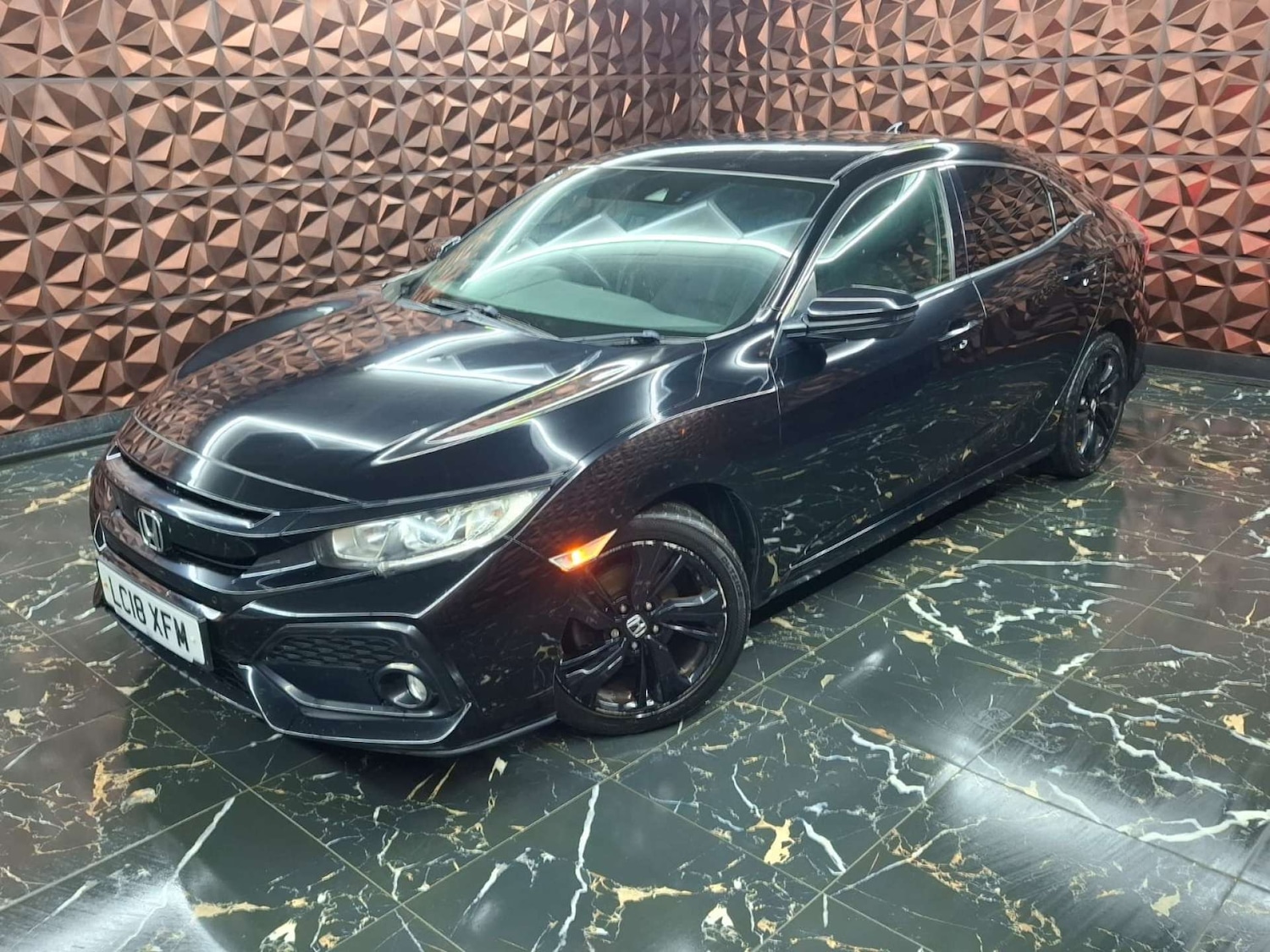 Used Honda Civic 2018 for sale - 76921490: Photo 6