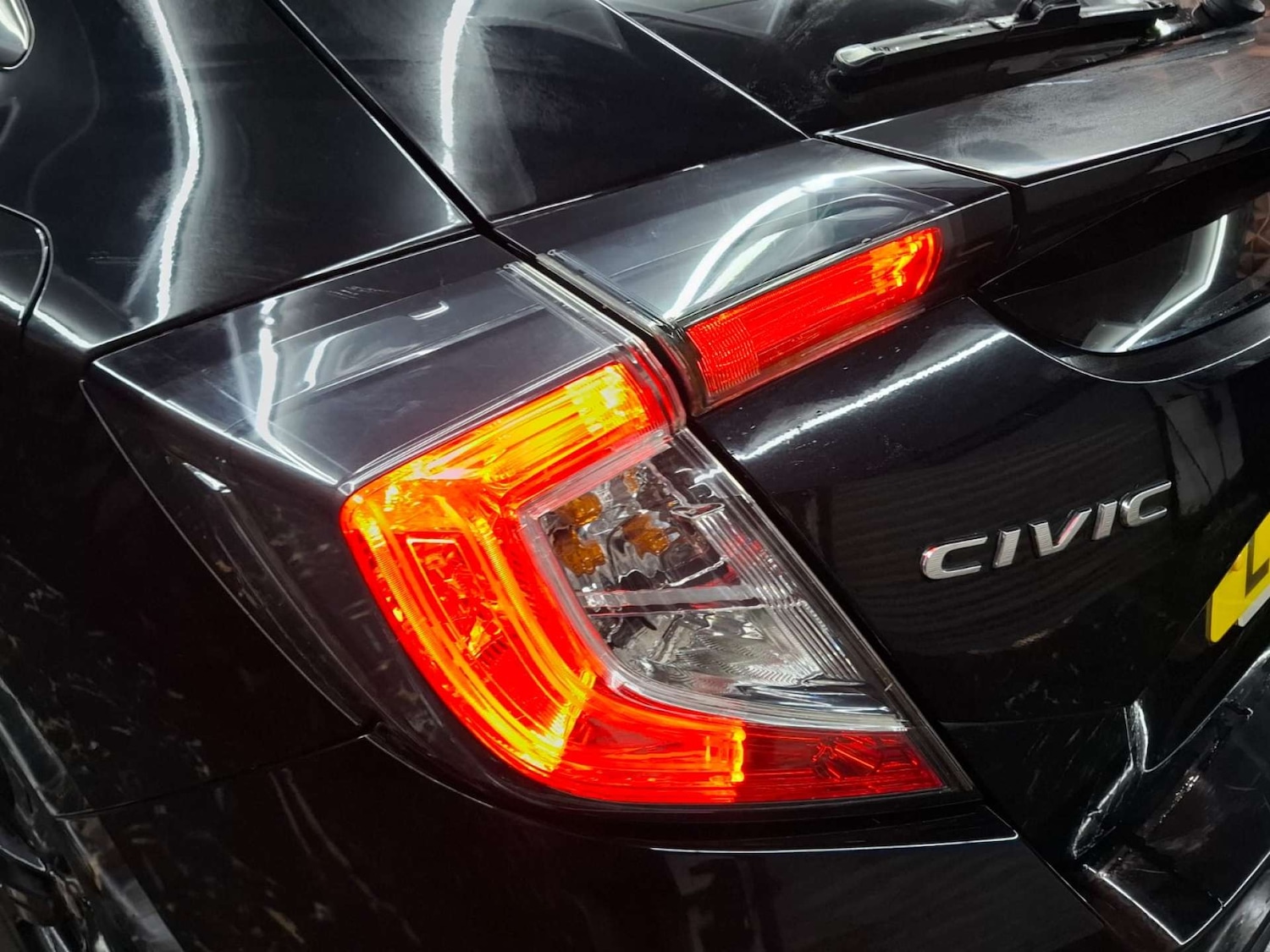 Used Honda Civic 2018 for sale - 76921490: Photo 8