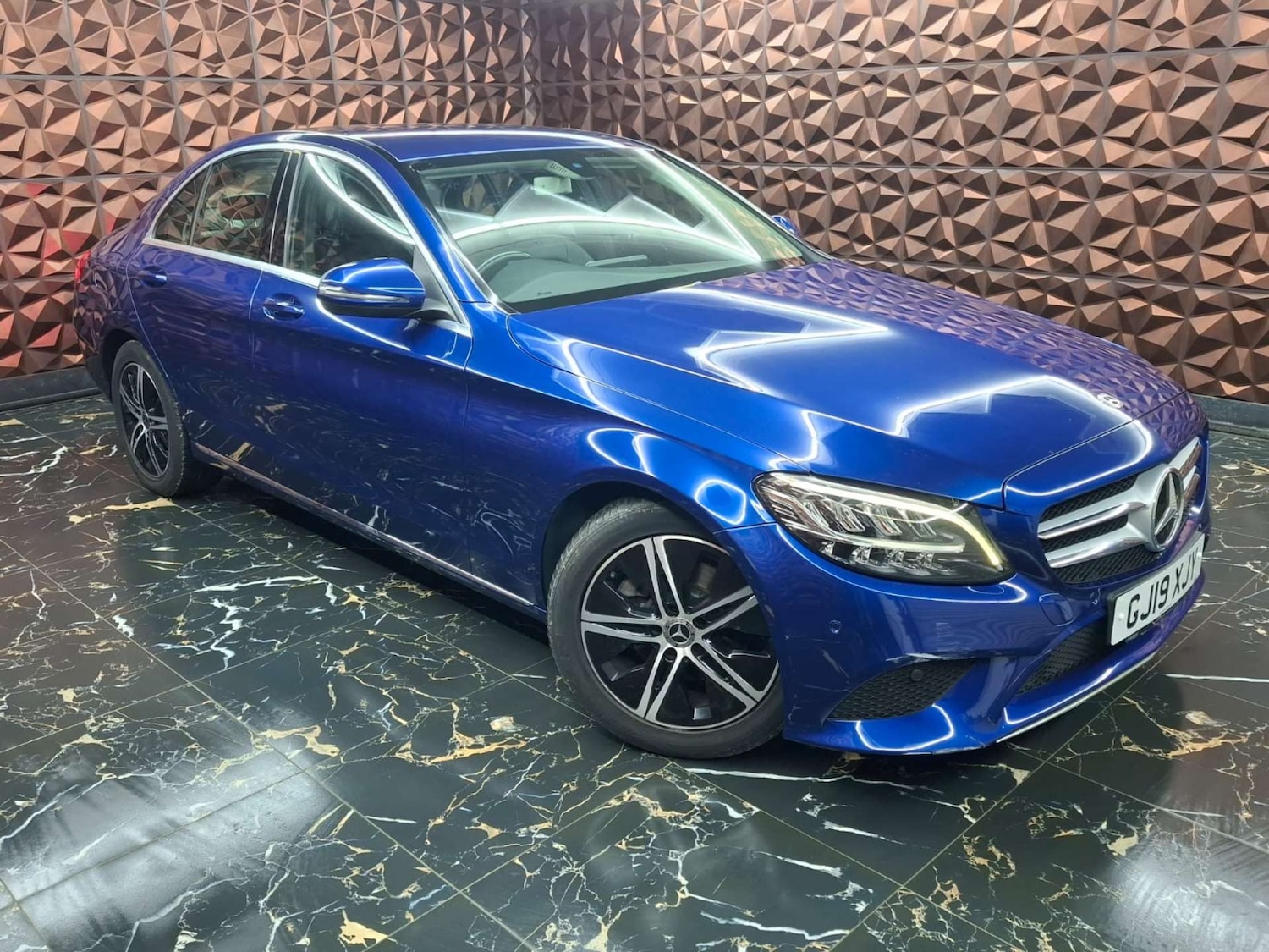 Used Mercedes-Benz C Class 2019 for sale - 76921403: Photo 3