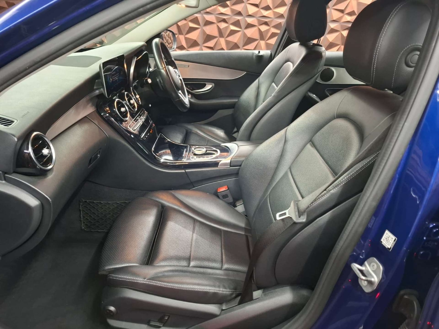 Used Mercedes-Benz C Class 2019 for sale - 76921403: Photo 7