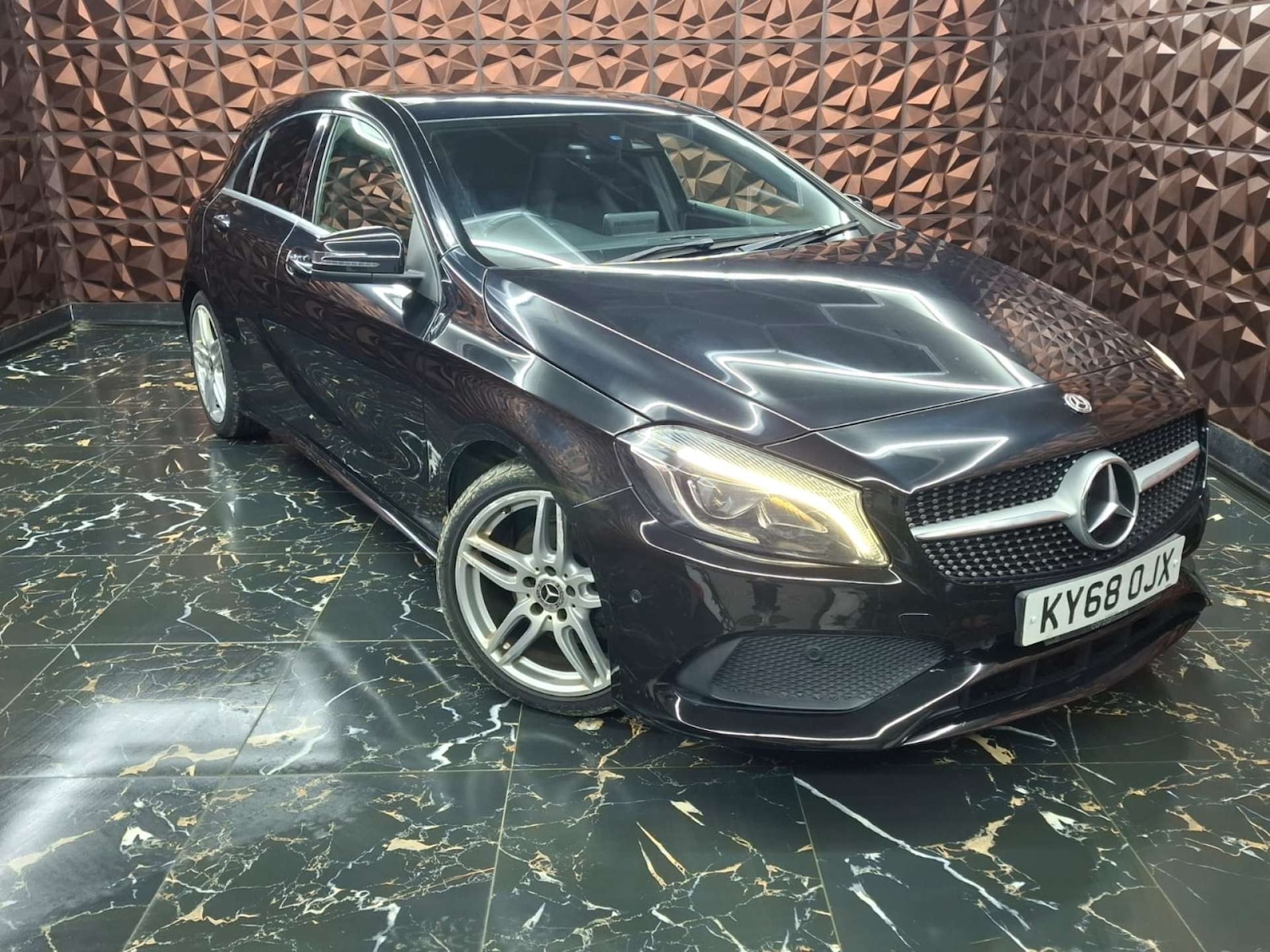 Used Mercedes-Benz A-Class 2018 for sale - 77151213: Photo 2