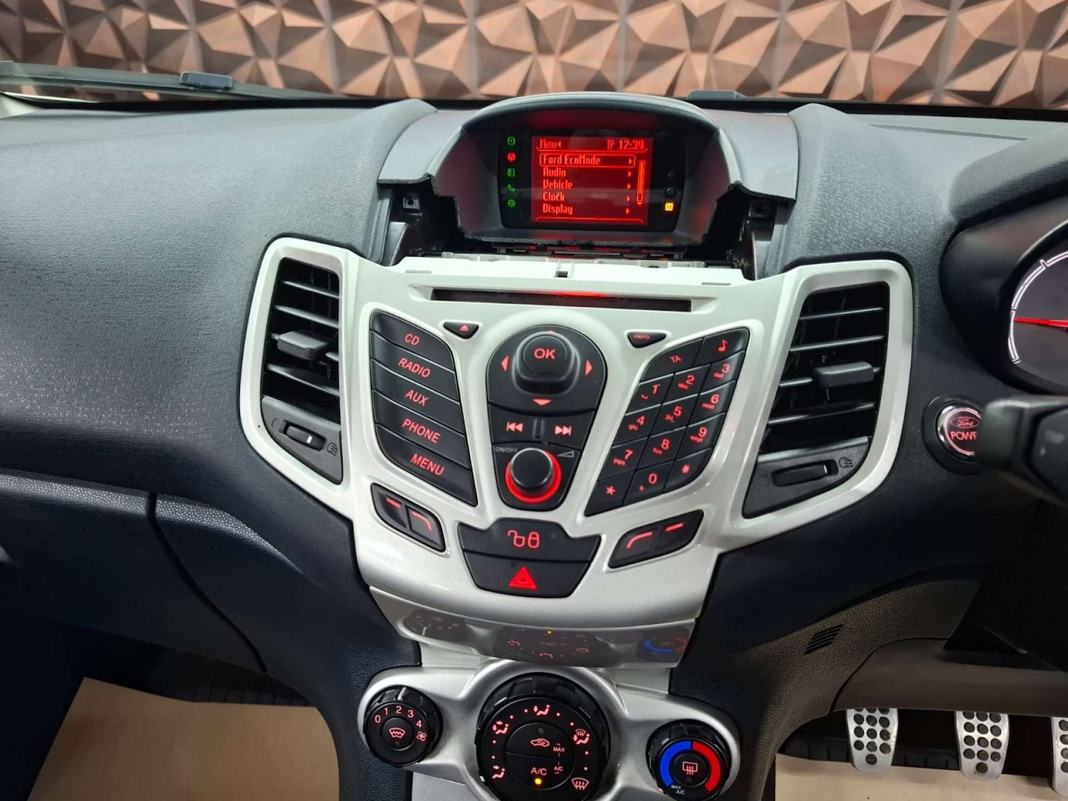 Used Ford Fiesta 2012 for sale - 76921390: Photo 22