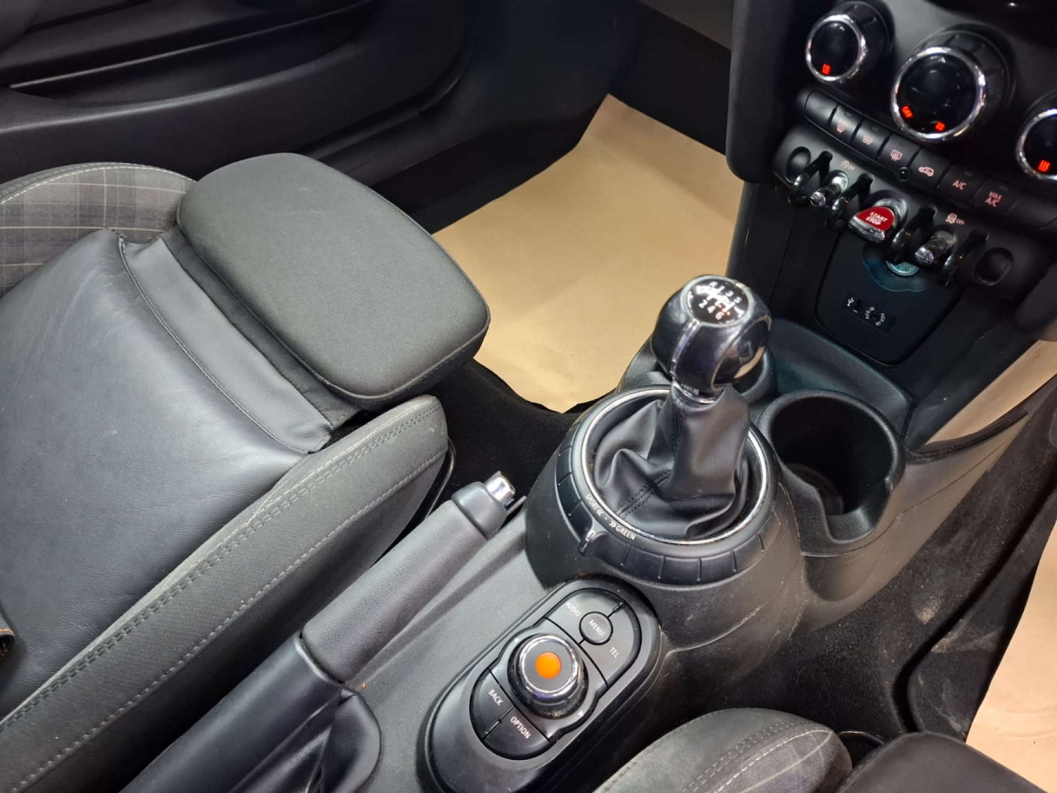 Used MINI Hatch 2017 for sale - 76921396: Photo 32