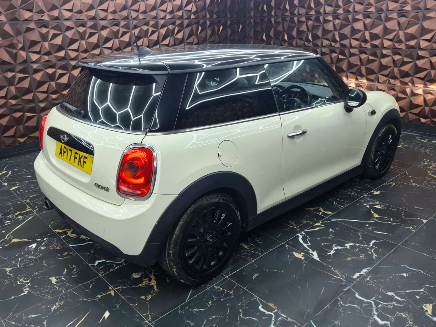 Used MINI Hatch 2017 for sale - 76921396: Photo 37