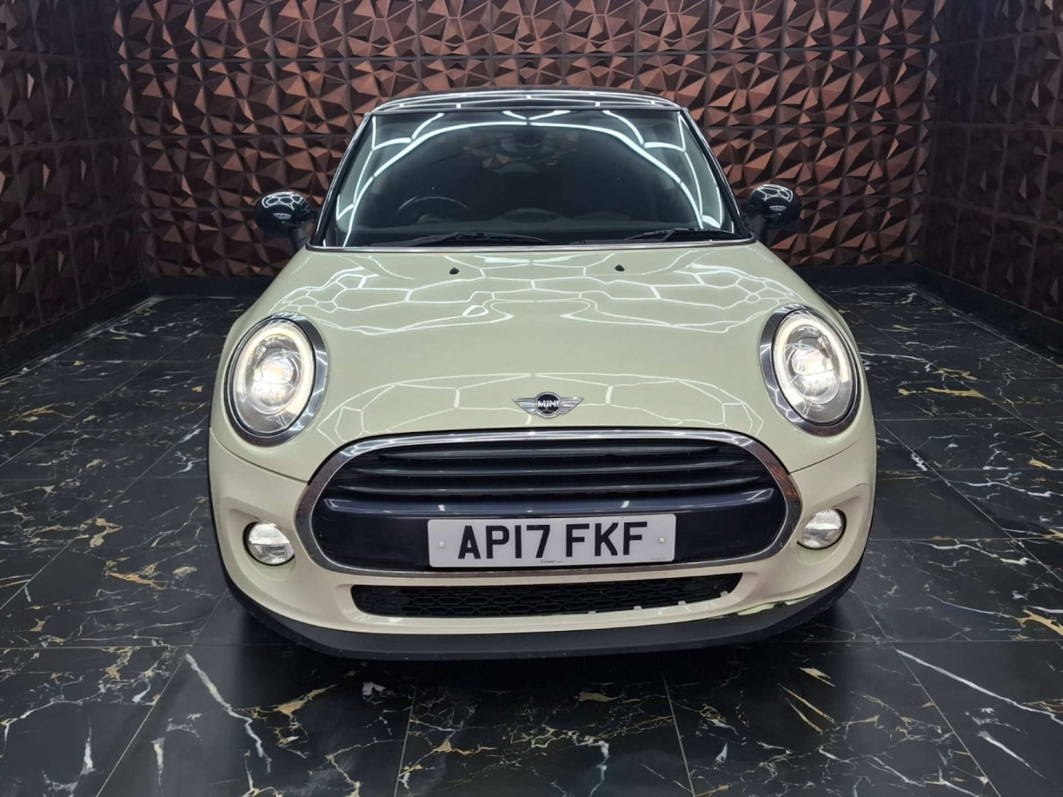 Used MINI Hatch 2017 for sale - 76921396: Photo 4