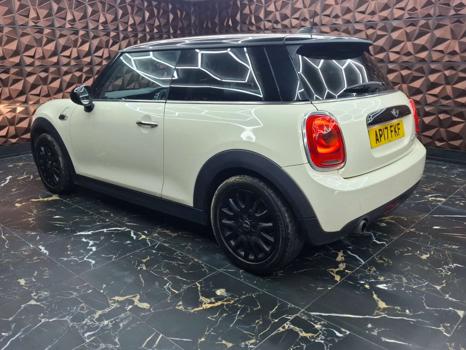 Used MINI Hatch 2017 for sale - 76921396: Photo 41