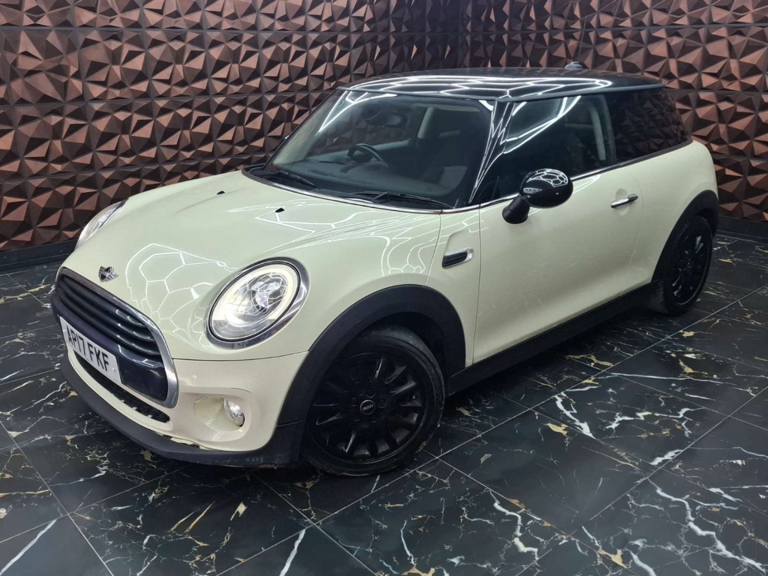 Used MINI Hatch 2017 for sale - 76921396: Photo 8