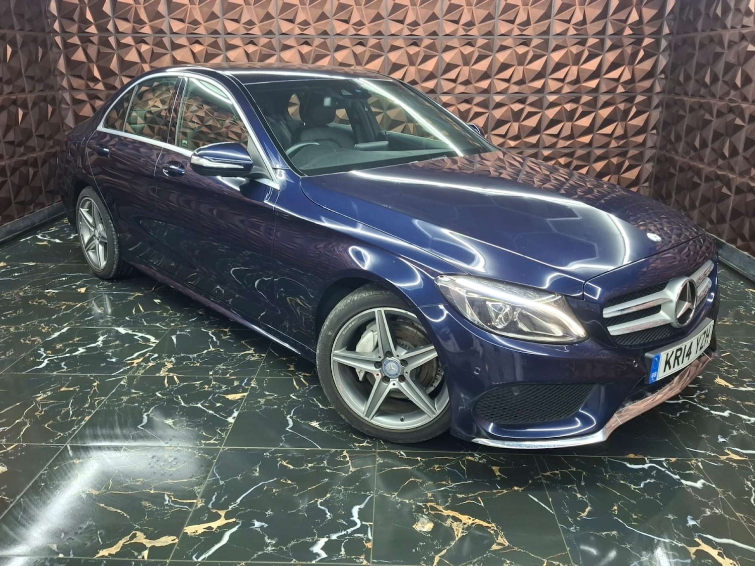 Used Mercedes-Benz C Class 2014 for sale - 76921381: Photo 2