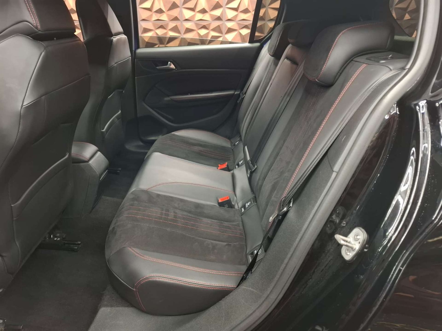 Used Peugeot 308 2017 for sale - 76921386: Photo 17