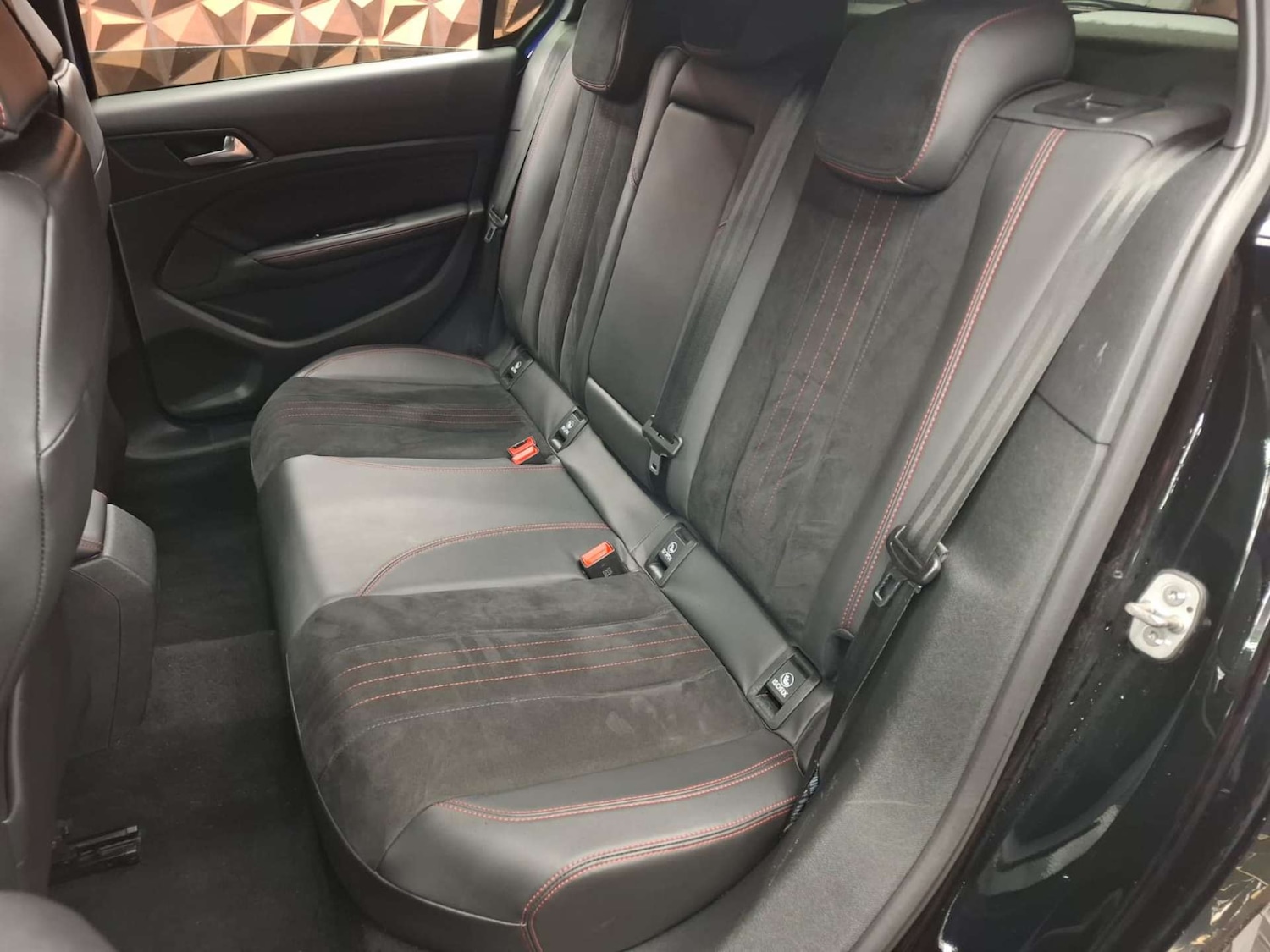 Used Peugeot 308 2017 for sale - 76921386: Photo 18