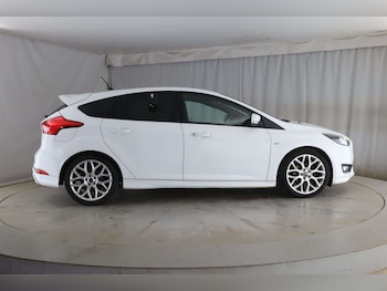Used Ford Focus 2017 for sale - 78482092: Photo