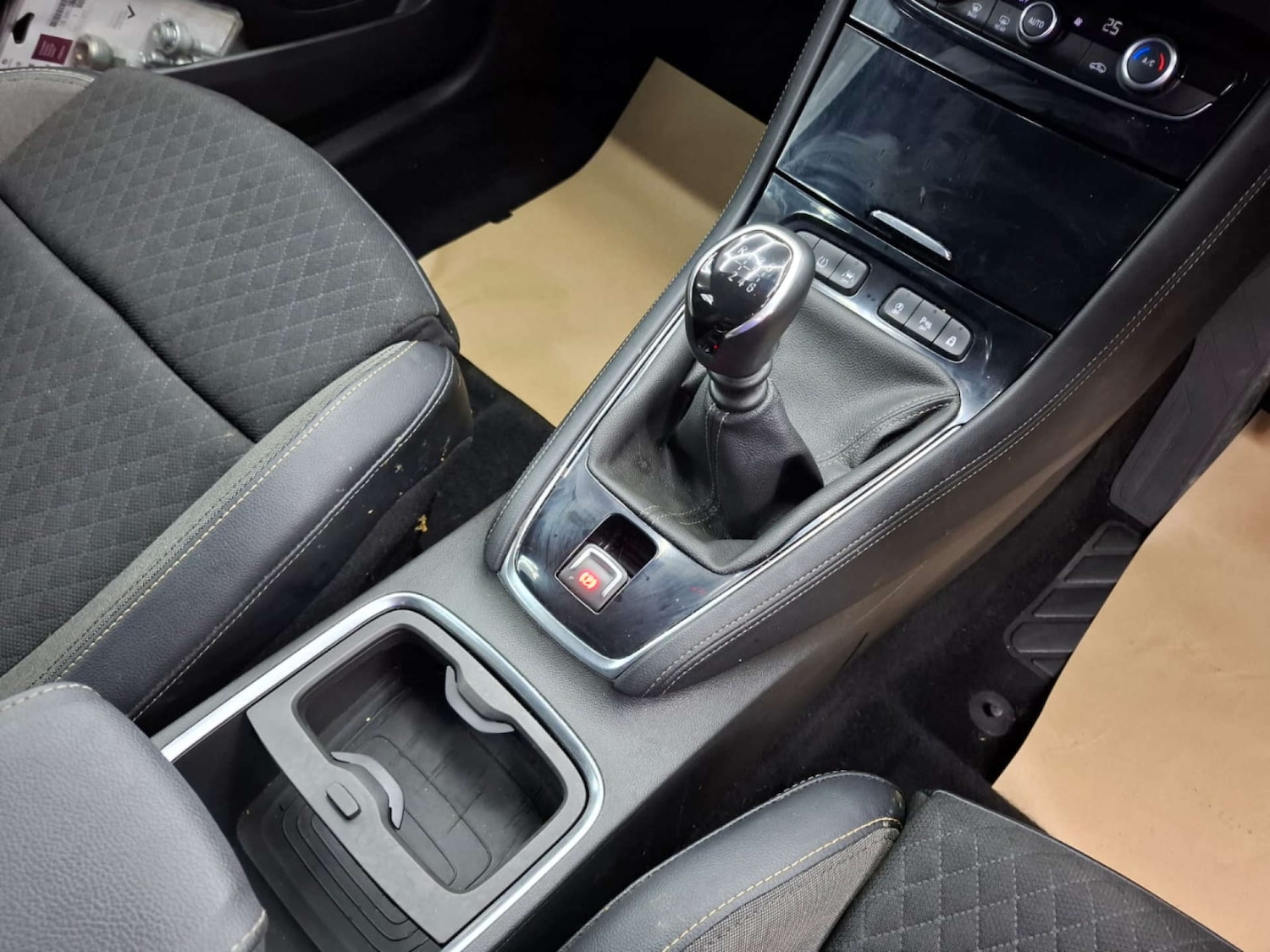 Used Audi Q7 2012 for sale - 76921400: Photo 34