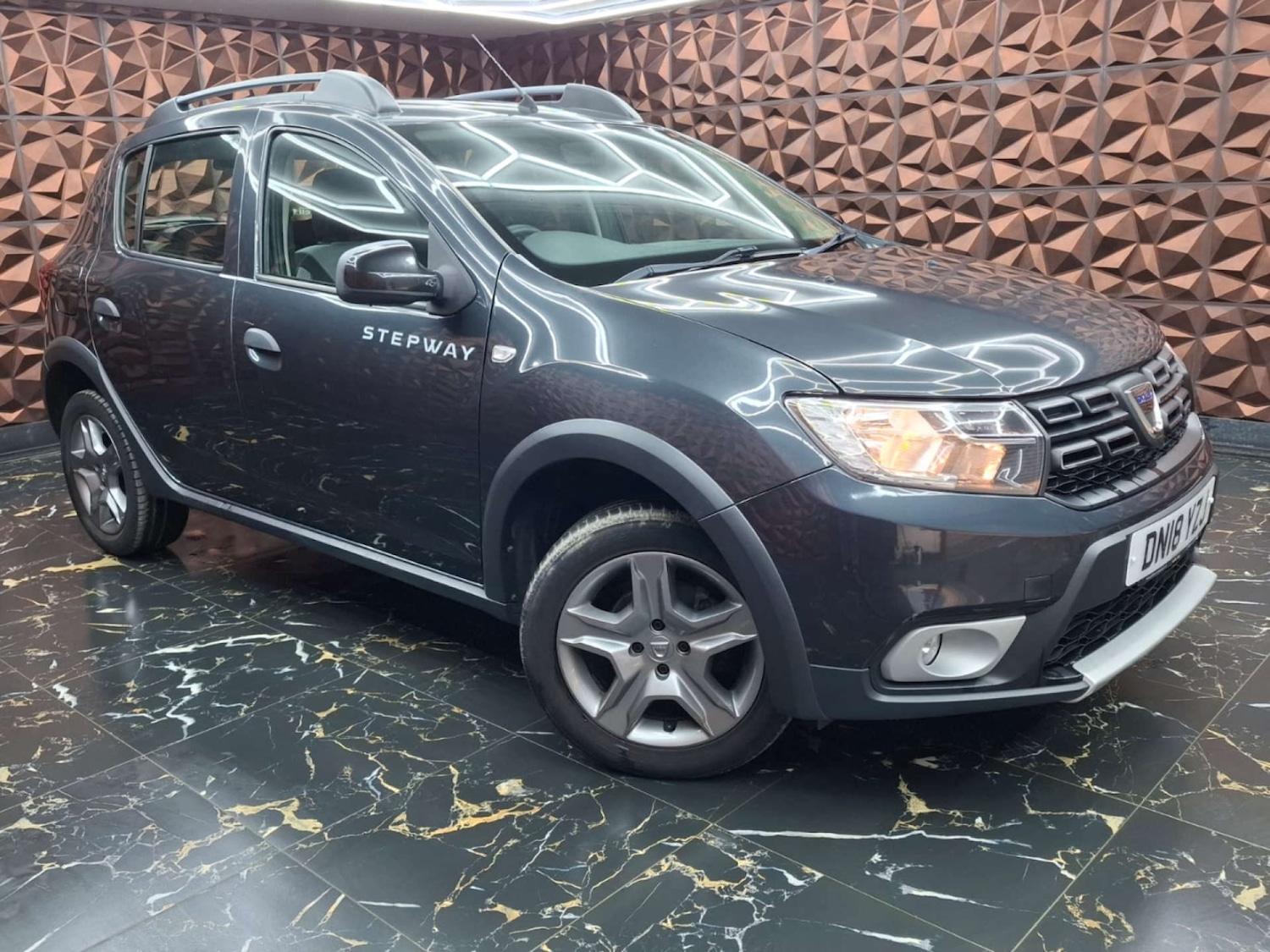 Used Dacia Sandero Stepway 2018 for sale - 76921500: Photo 2