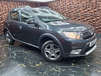 Used Dacia Sandero Stepway 2018 for sale - 76921500: Photo