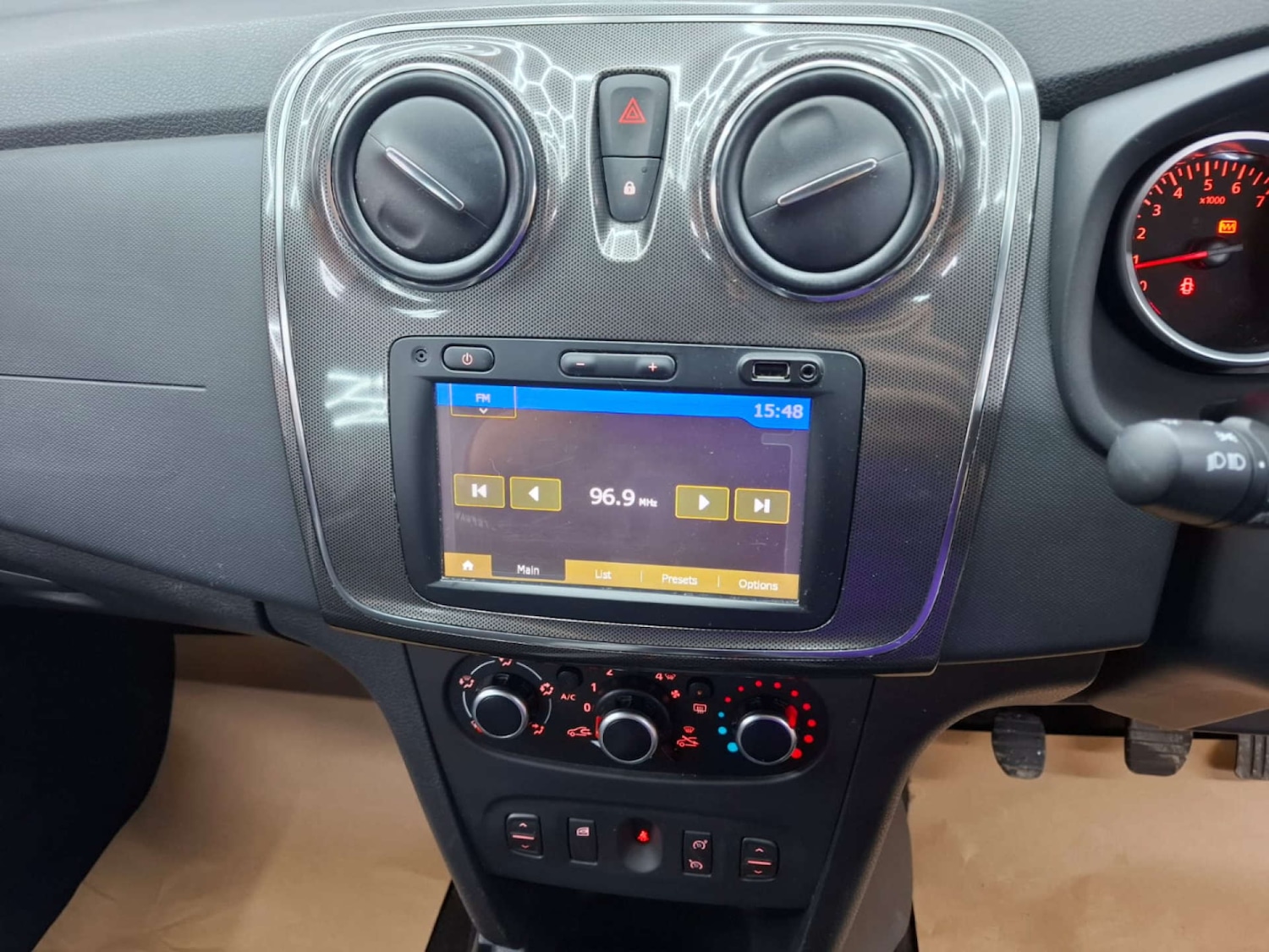 Used Dacia Sandero Stepway 2018 for sale - 76921500: Photo 31