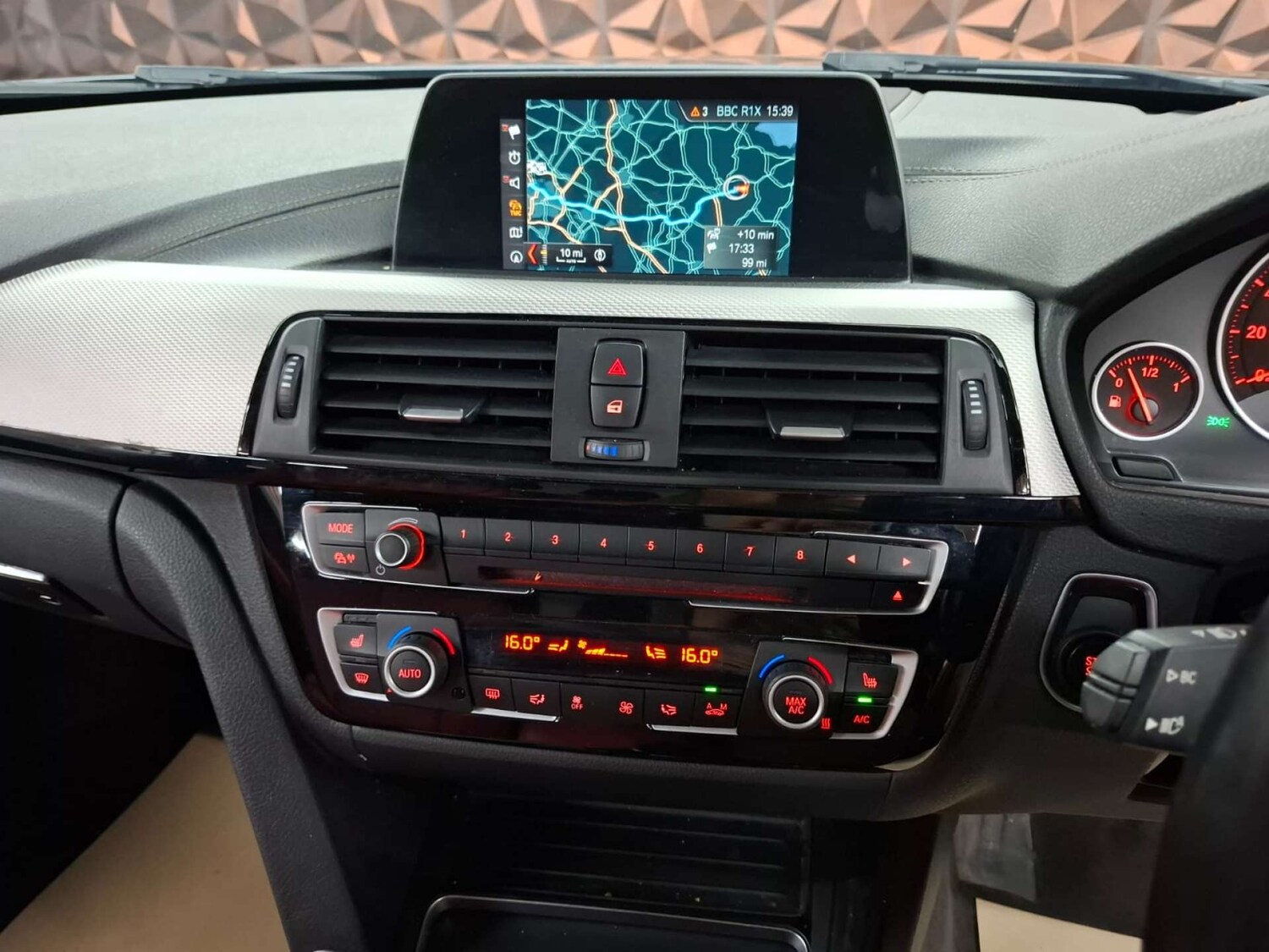 Used BMW 3 Series 2017 for sale - 76921427: Photo 24