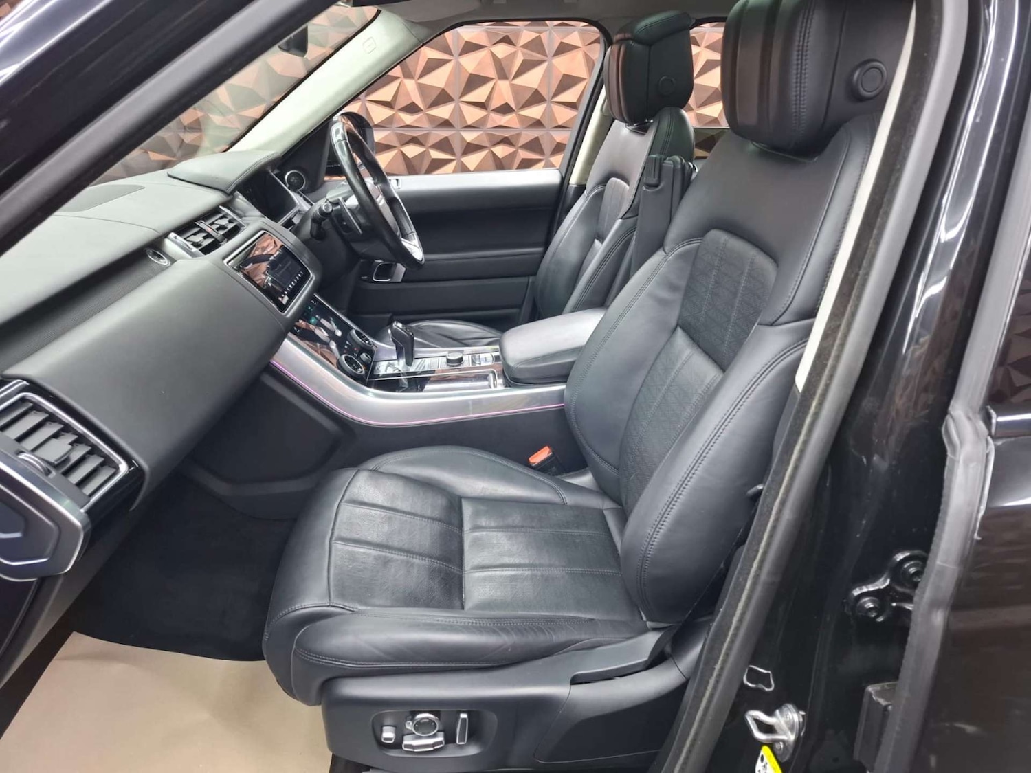 Used Land Rover Range Rover Sport 2018 for sale - 77151331: Photo 11