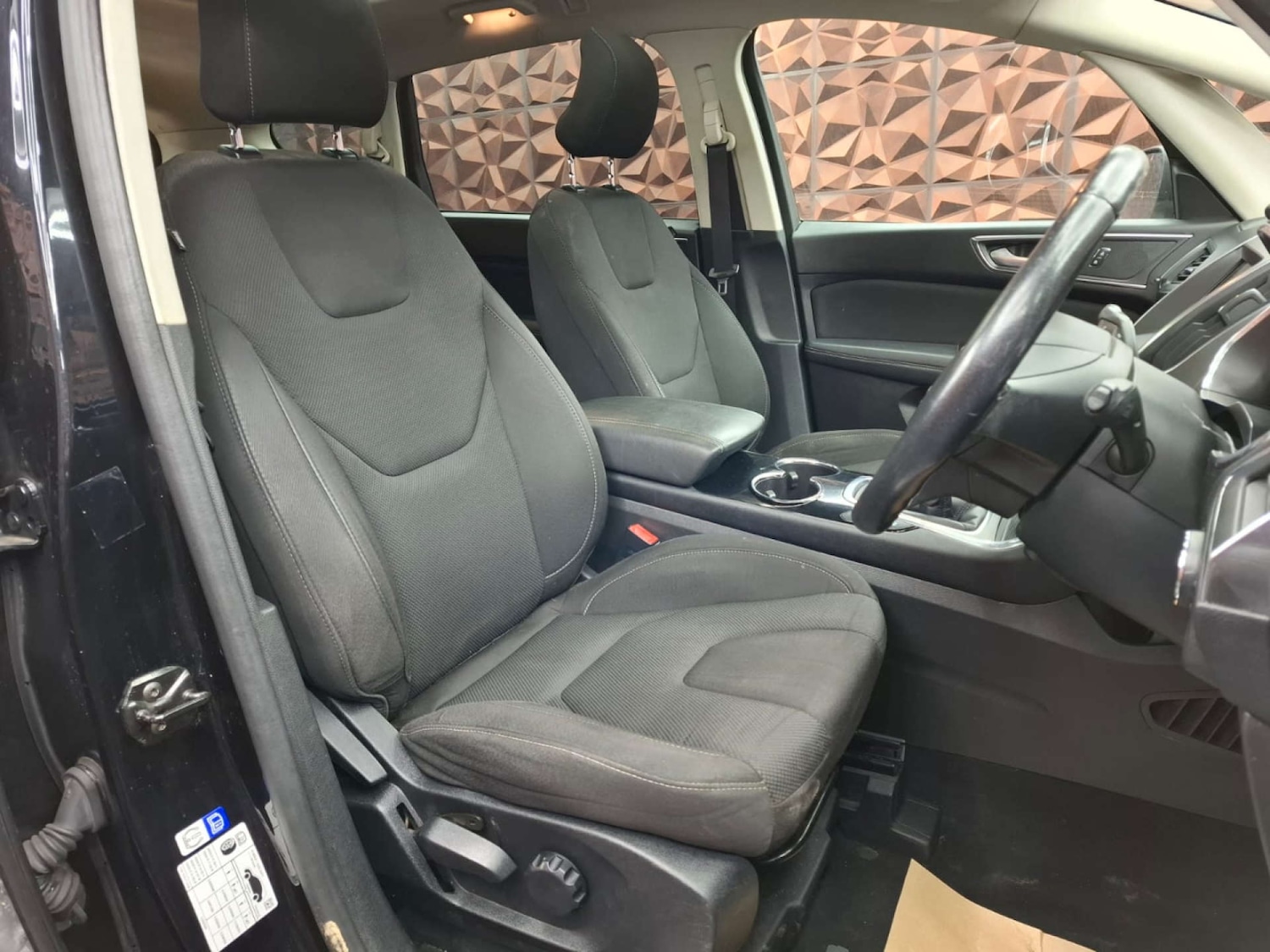 Used Ford S-Max 2015 for sale - 76921379: Photo 12