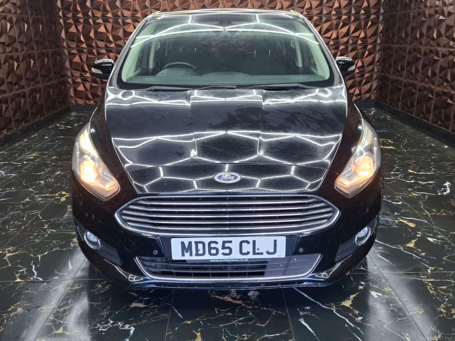 Used Ford S-Max 2015 for sale - 76921379: Photo 4