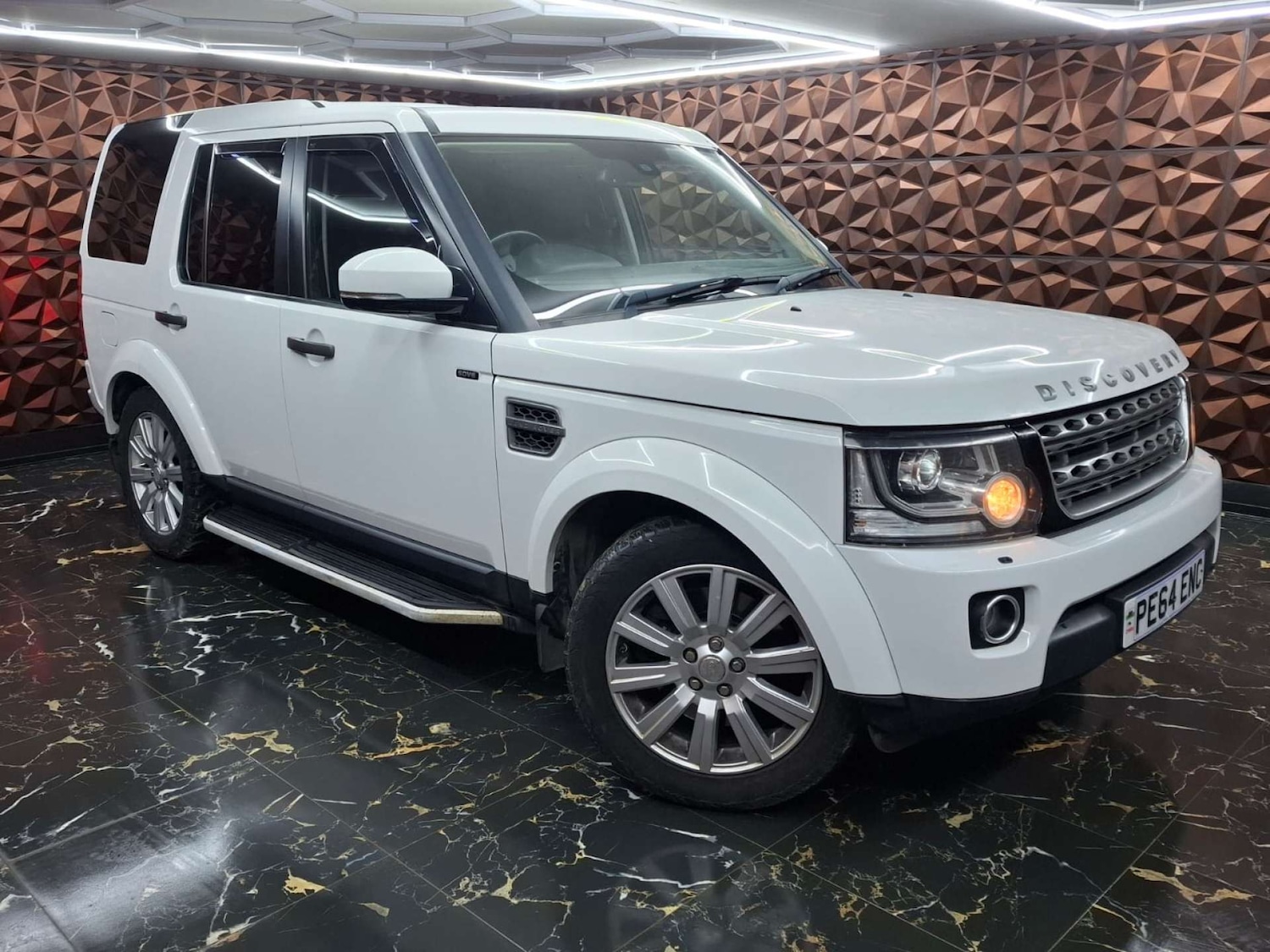 Used Land Rover Discovery 2014 for sale - 77151180: Photo 2