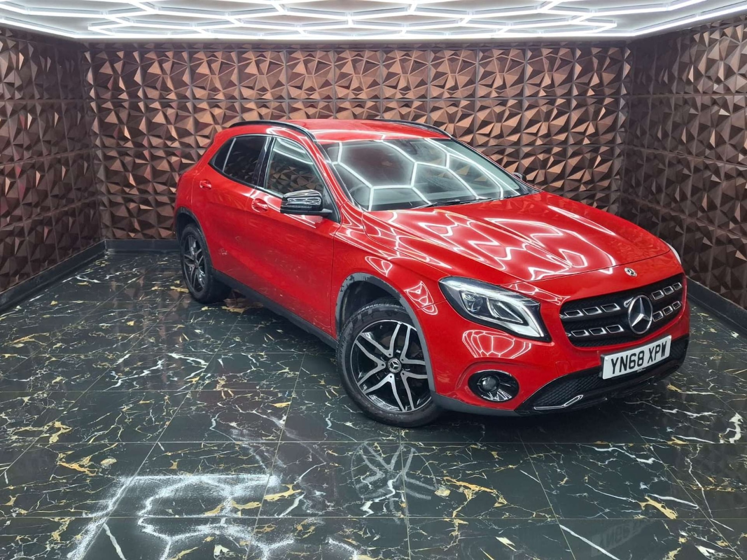 Used Mercedes-Benz GLA 2018 for sale - 76921297: Photo 2
