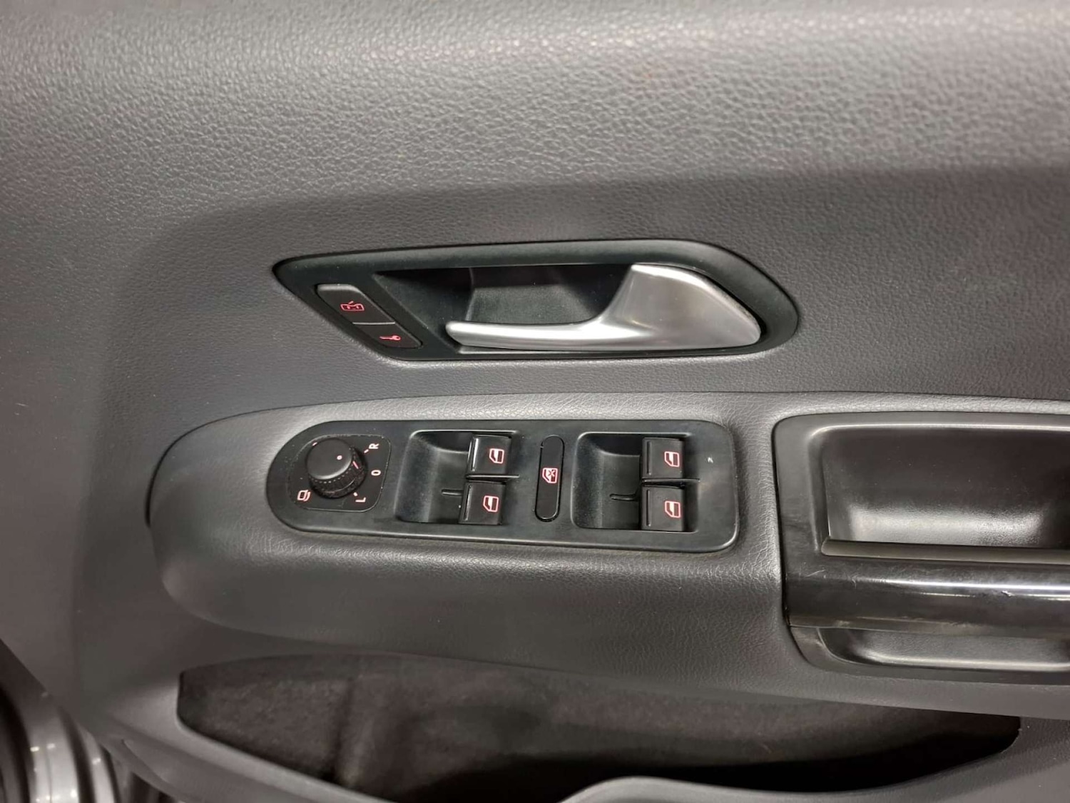 Used Volkswagen Amarok 2015 for sale - 76921323: Photo 18