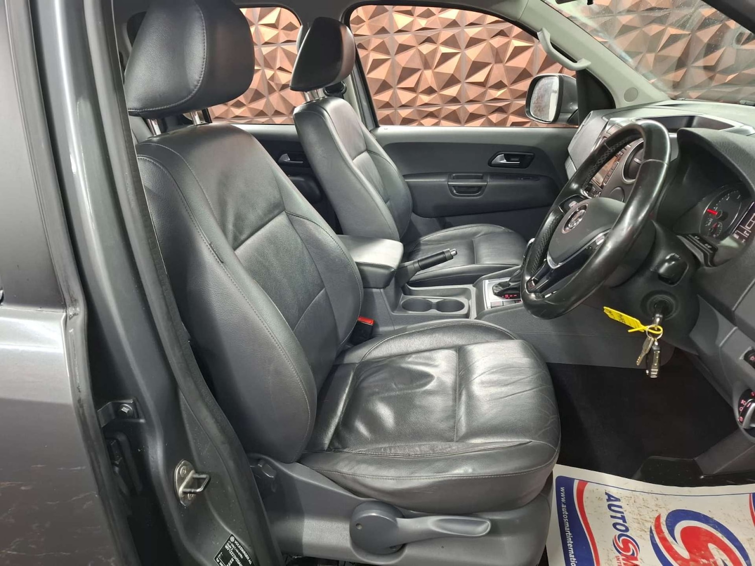 Used Volkswagen Amarok 2015 for sale - 76921323: Photo 8